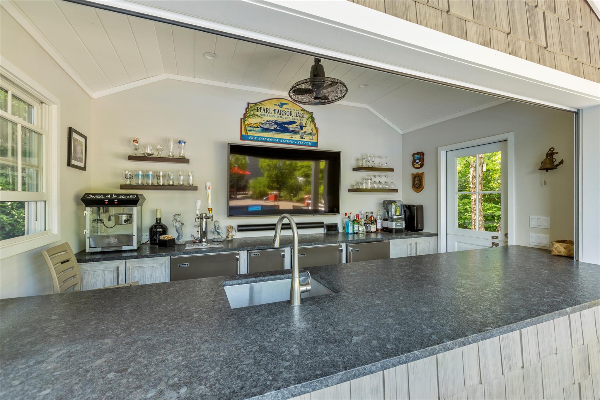 16 Dyke Road, Setauket, NY 11733