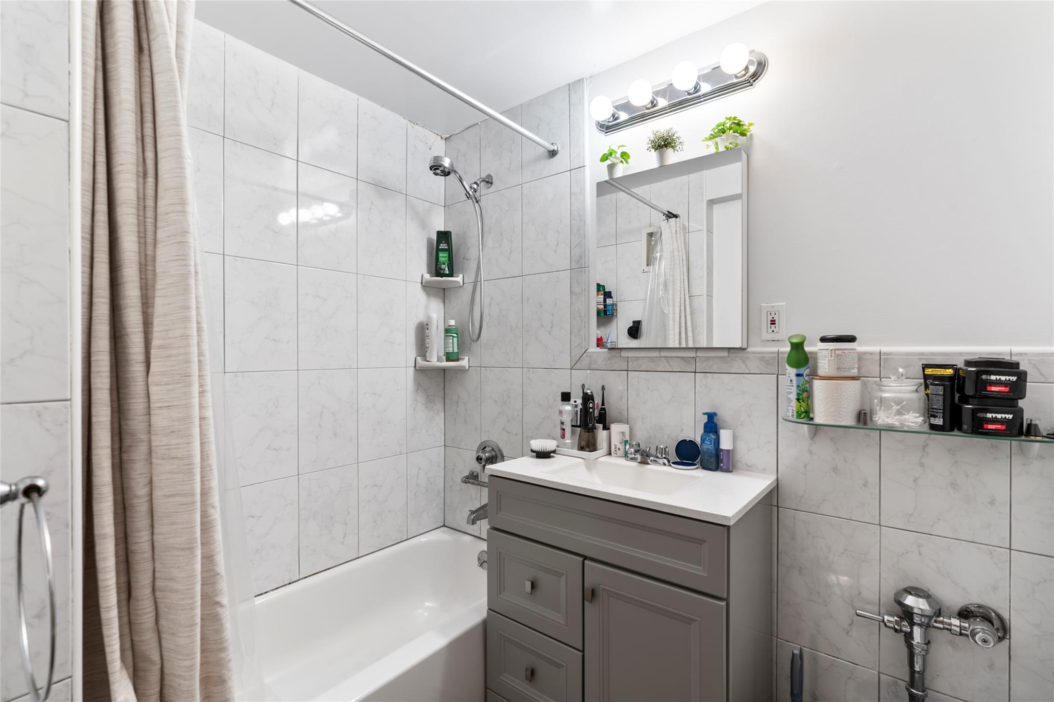 88-12 151 Avenue # 4B, Howard Beach, NY 11414