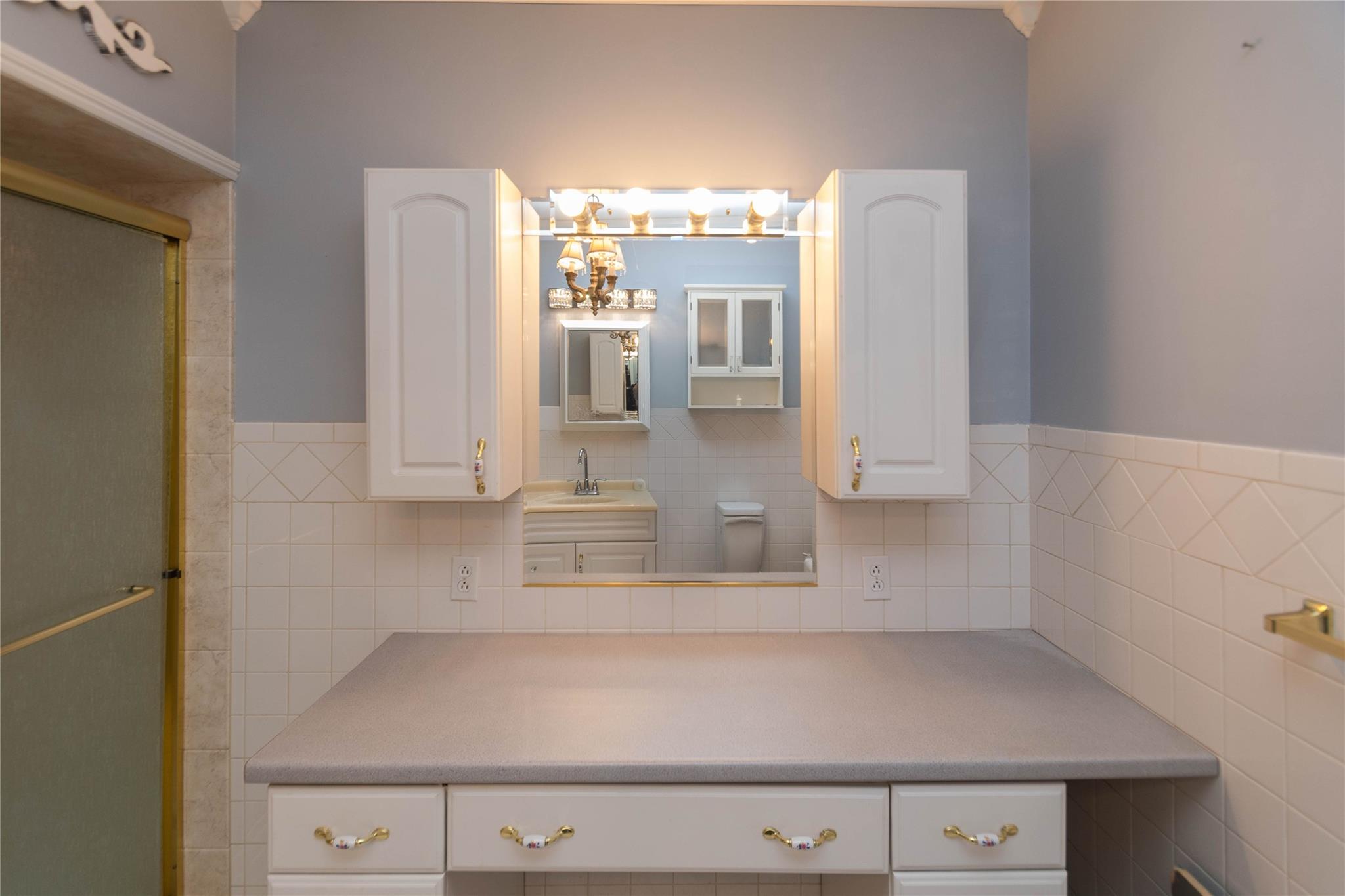 12 Woodside Place, Highland, NY 12528