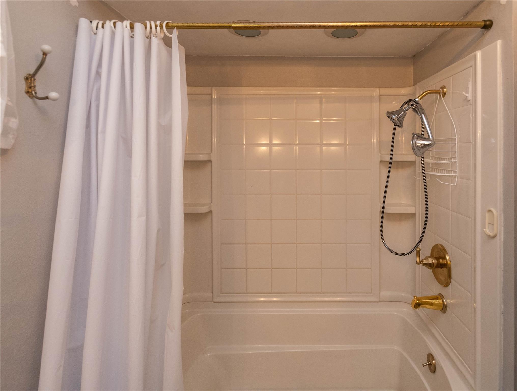 12 Woodside Place, Highland, NY 12528