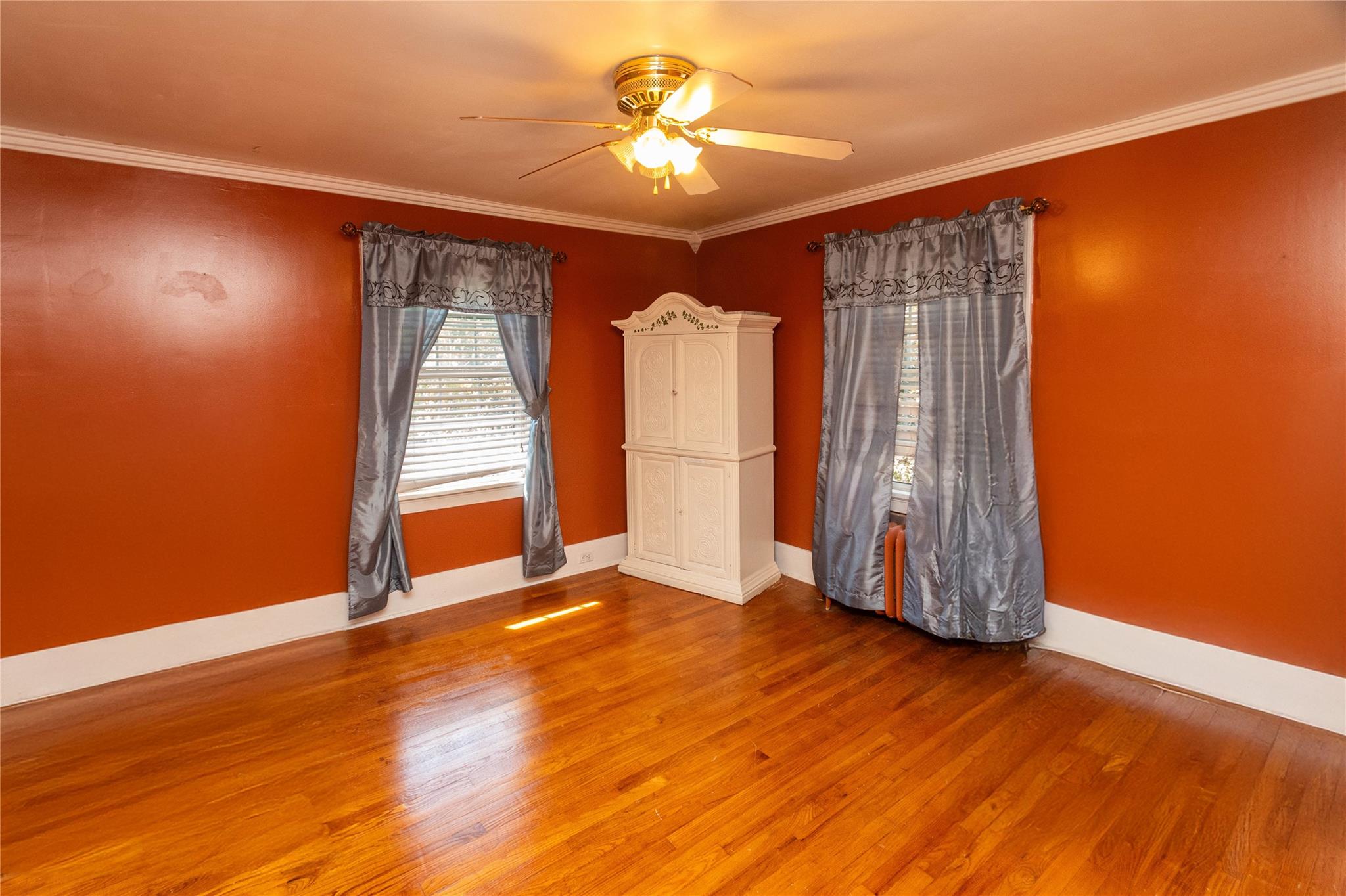 12 Woodside Place, Highland, NY 12528