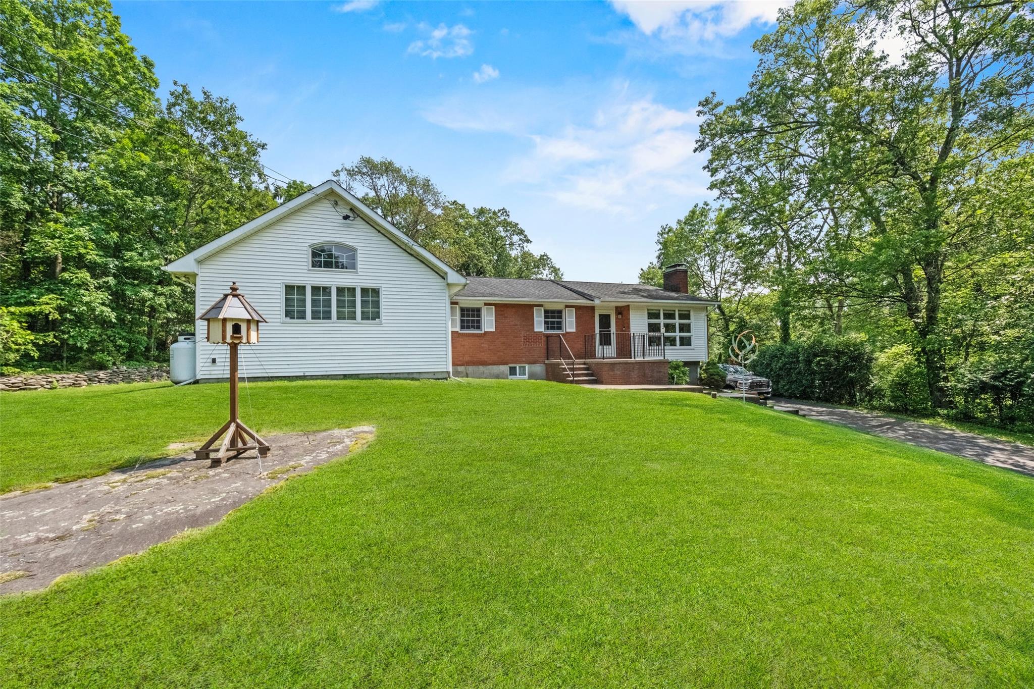 16 Sarvis Lane, Newburgh, NY 12550