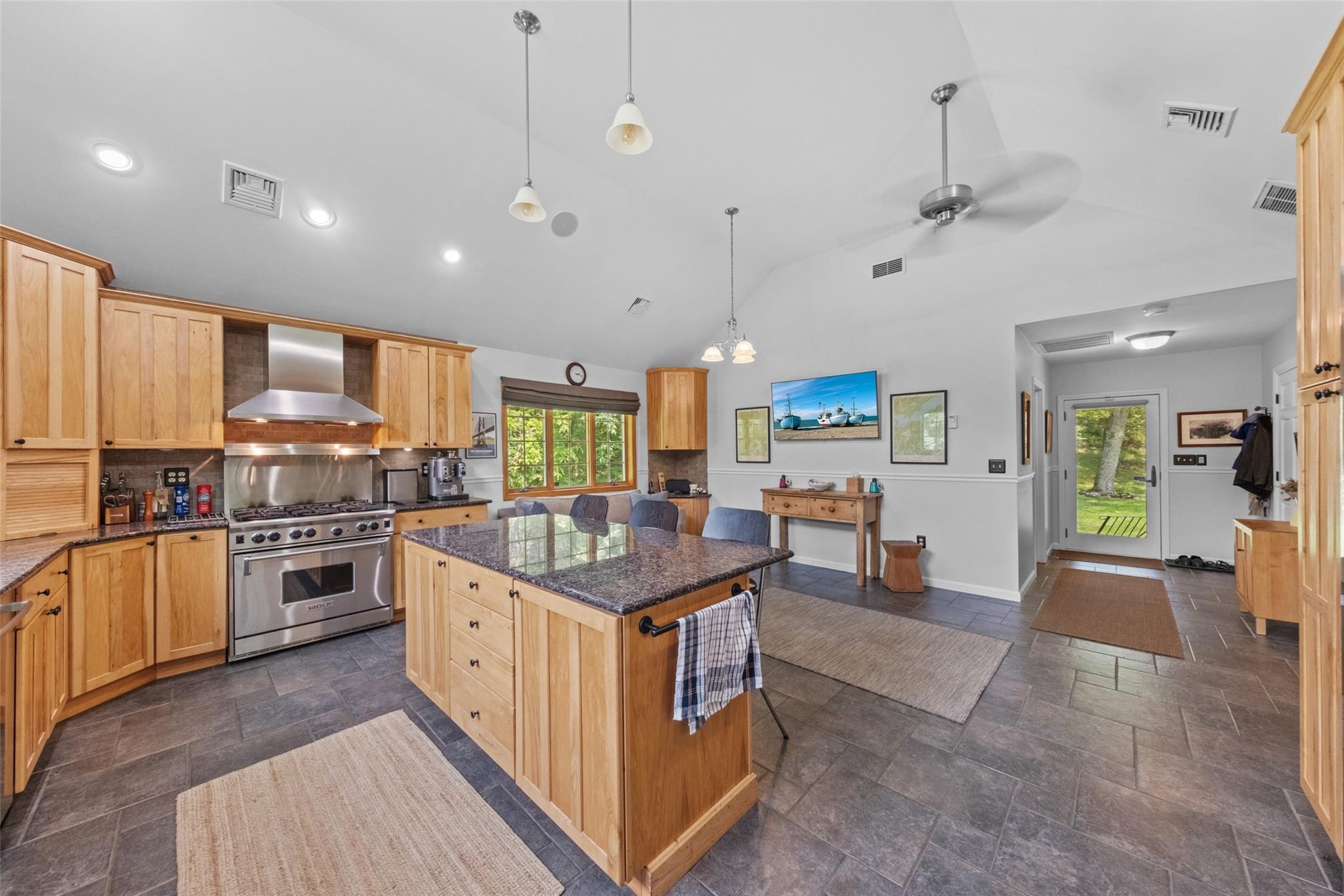 16 Sarvis Lane, Newburgh, NY 12550
