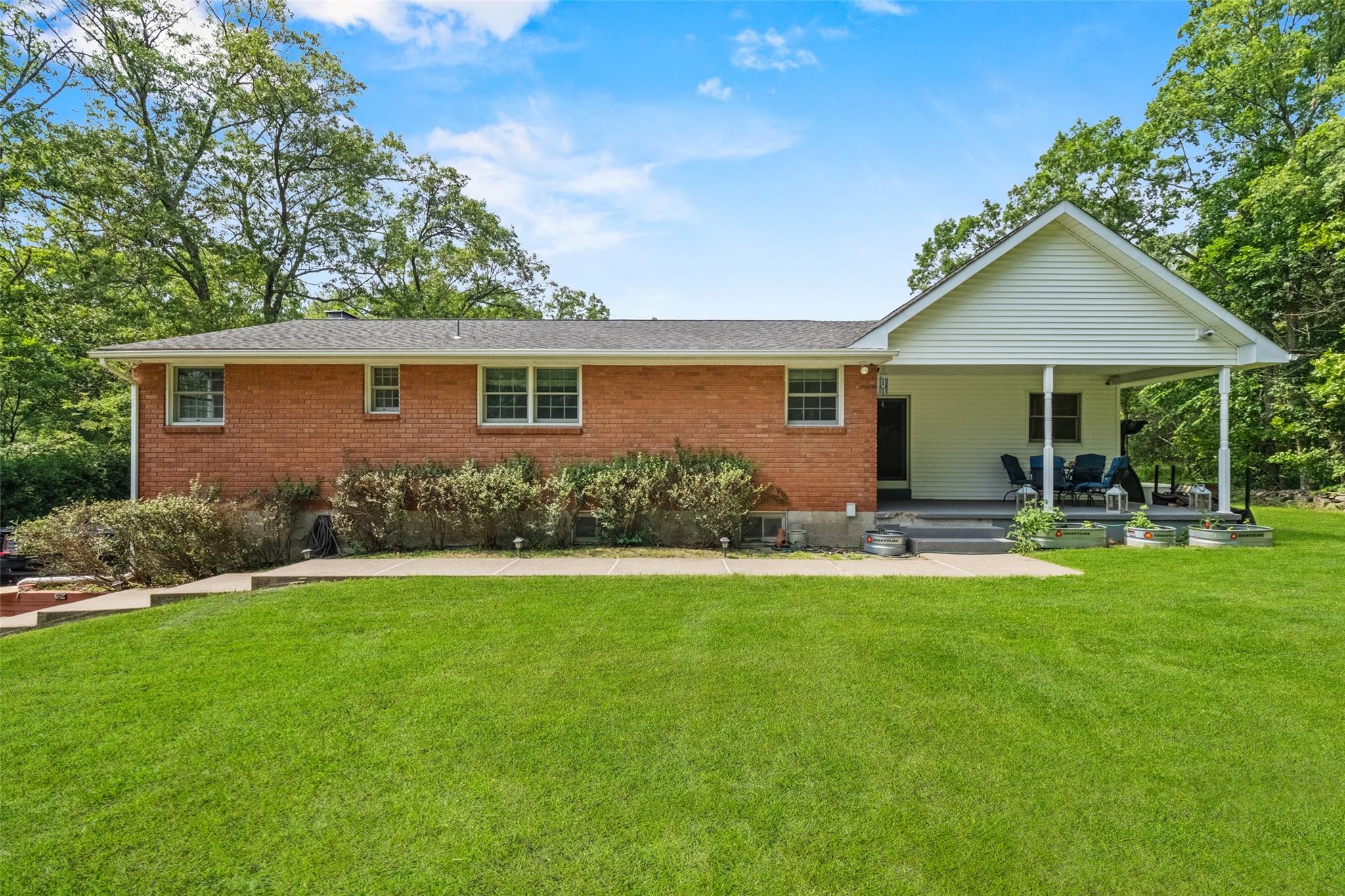 16 Sarvis Lane, Newburgh, NY 12550