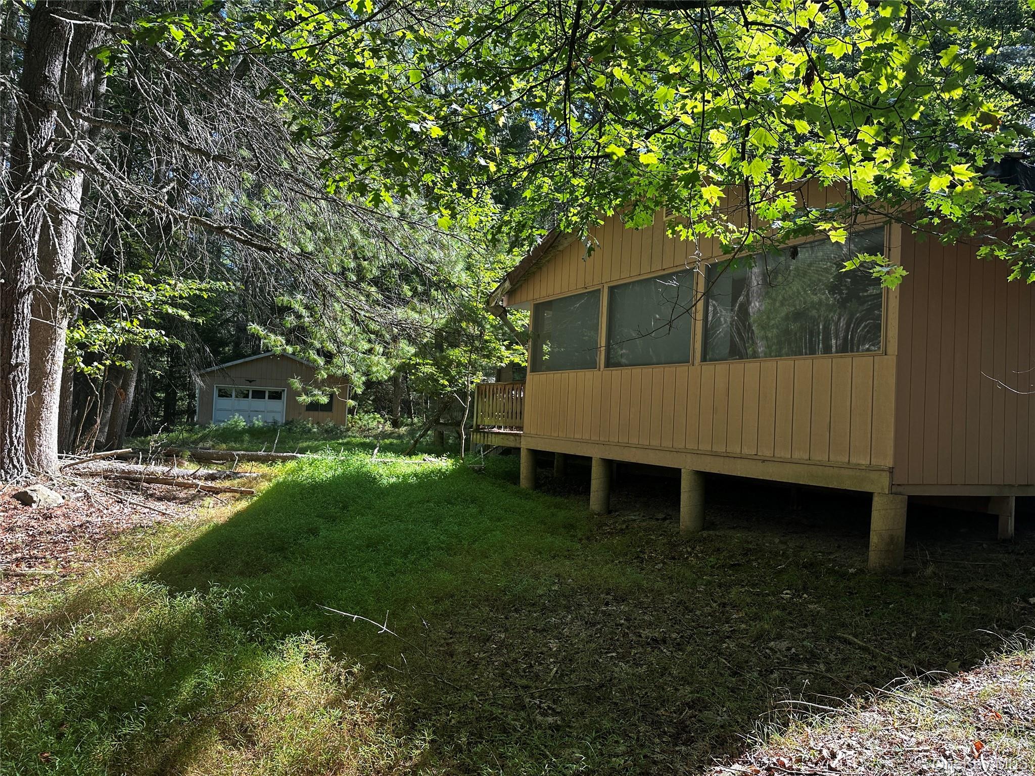 8 Kern Road, Barryville, NY 12719