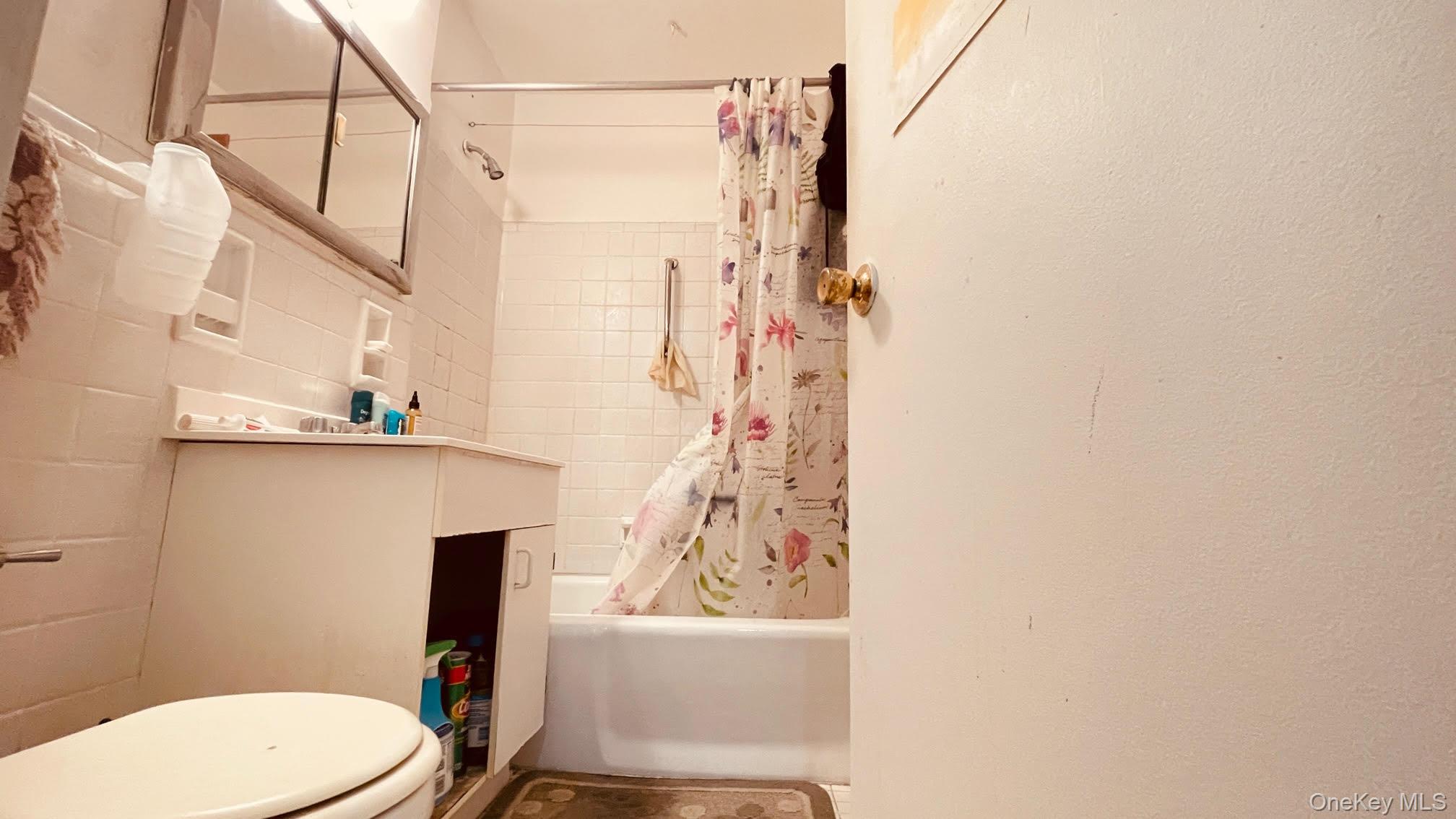 142-05 Roosevelt Avenue # 721, Flushing, NY 11354