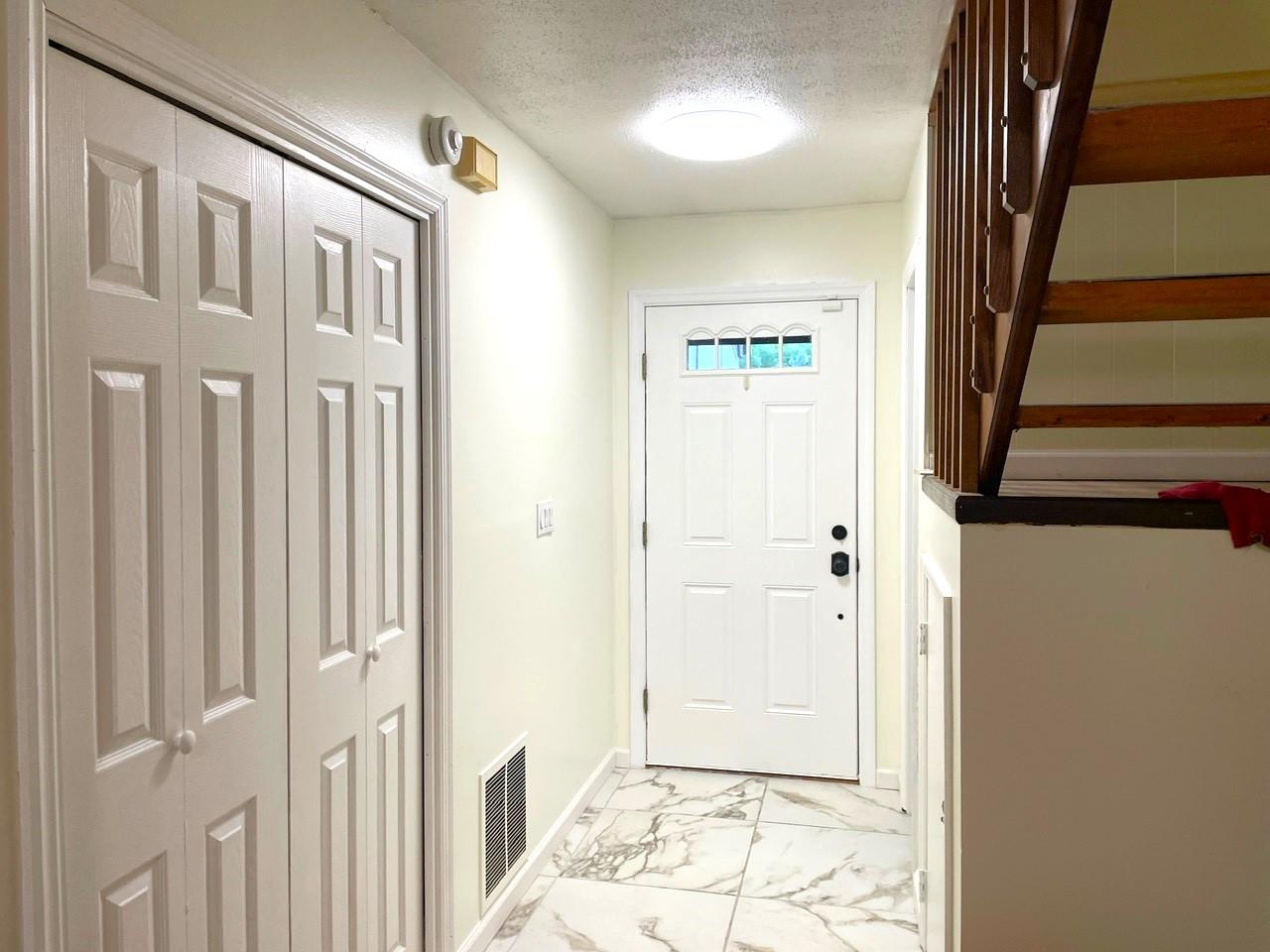 12 Sunstone Drive, Poughkeepsie, NY 12603