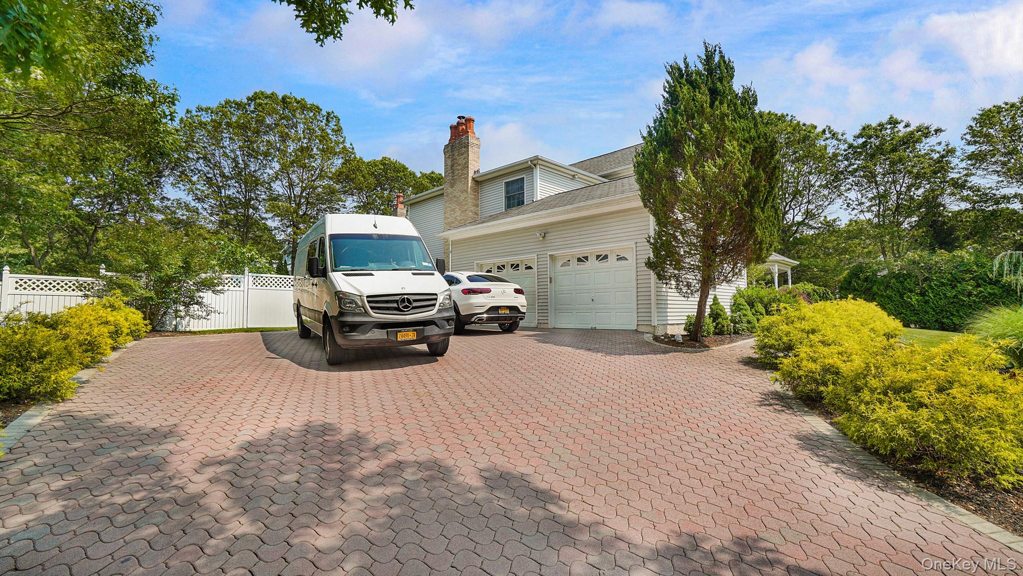 59 Lidge Drive, Farmingville, NY 11738