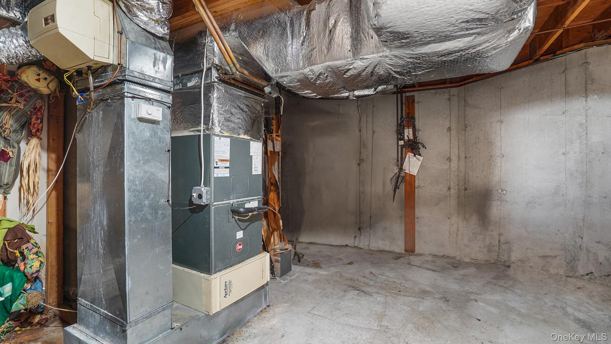 59 Lidge Drive, Farmingville, NY 11738