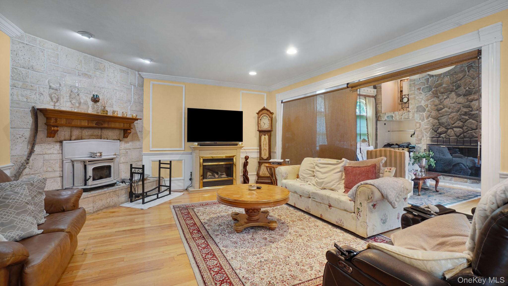 59 Lidge Drive, Farmingville, NY 11738