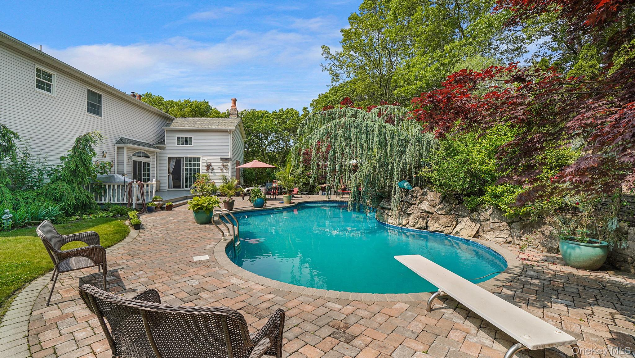 59 Lidge Drive, Farmingville, NY 11738