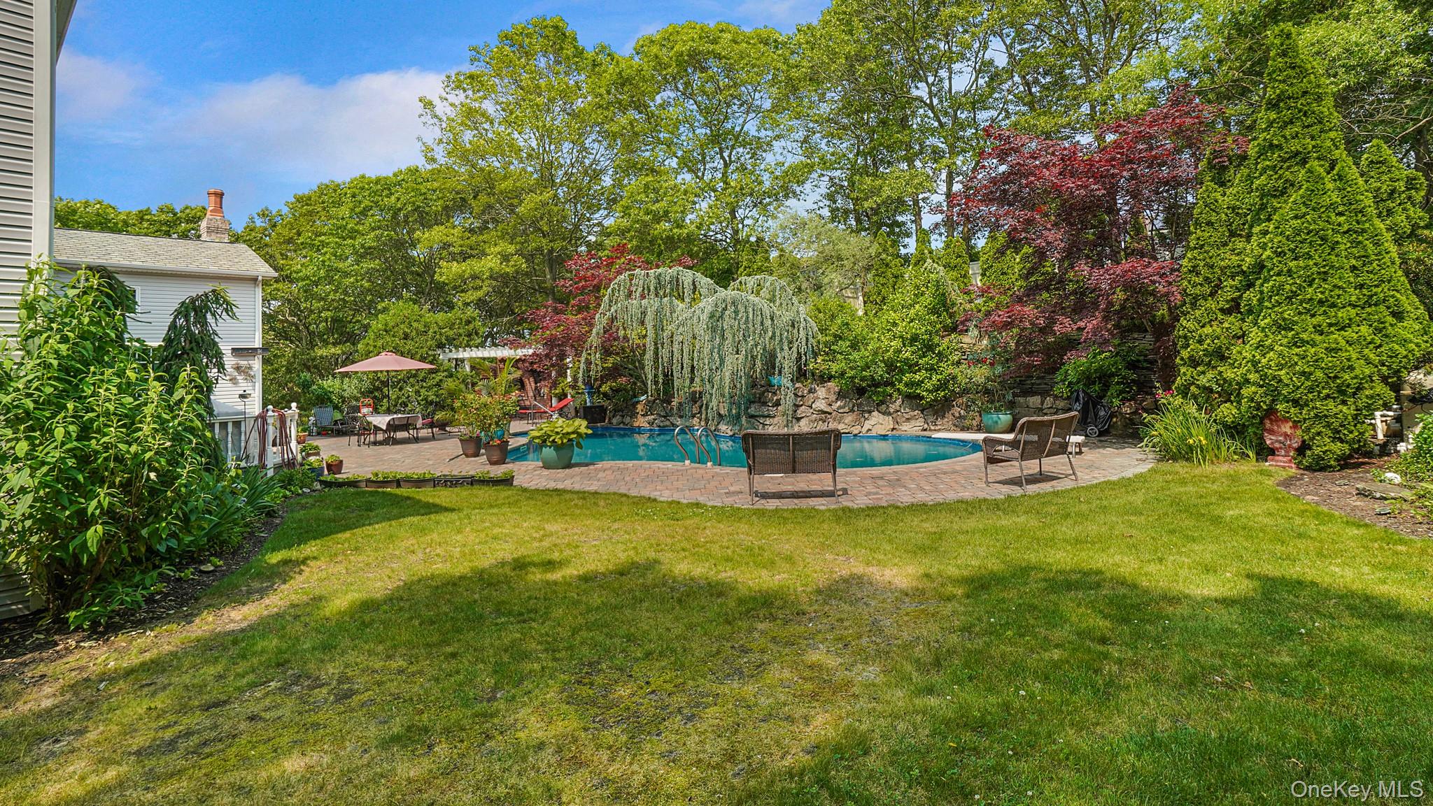 59 Lidge Drive, Farmingville, NY 11738