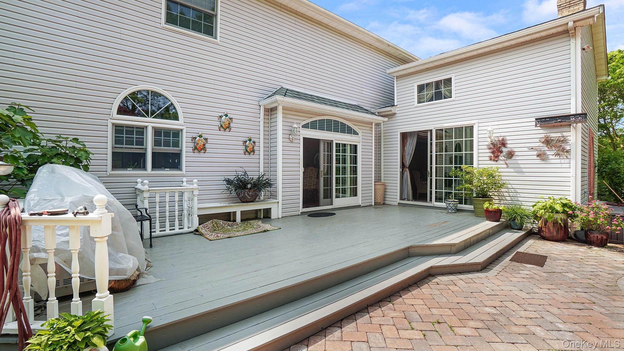 59 Lidge Drive, Farmingville, NY 11738