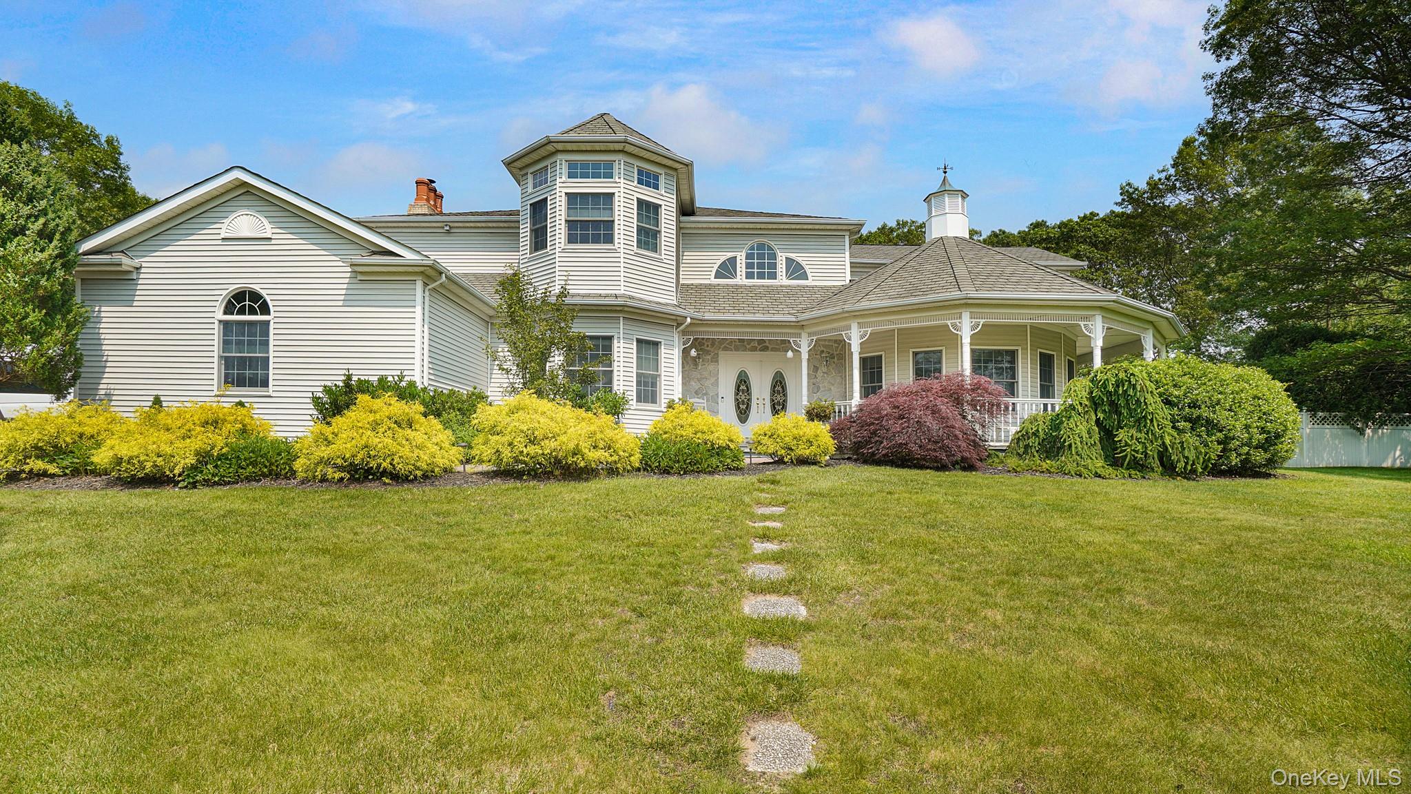 59 Lidge Drive, Farmingville, NY 11738