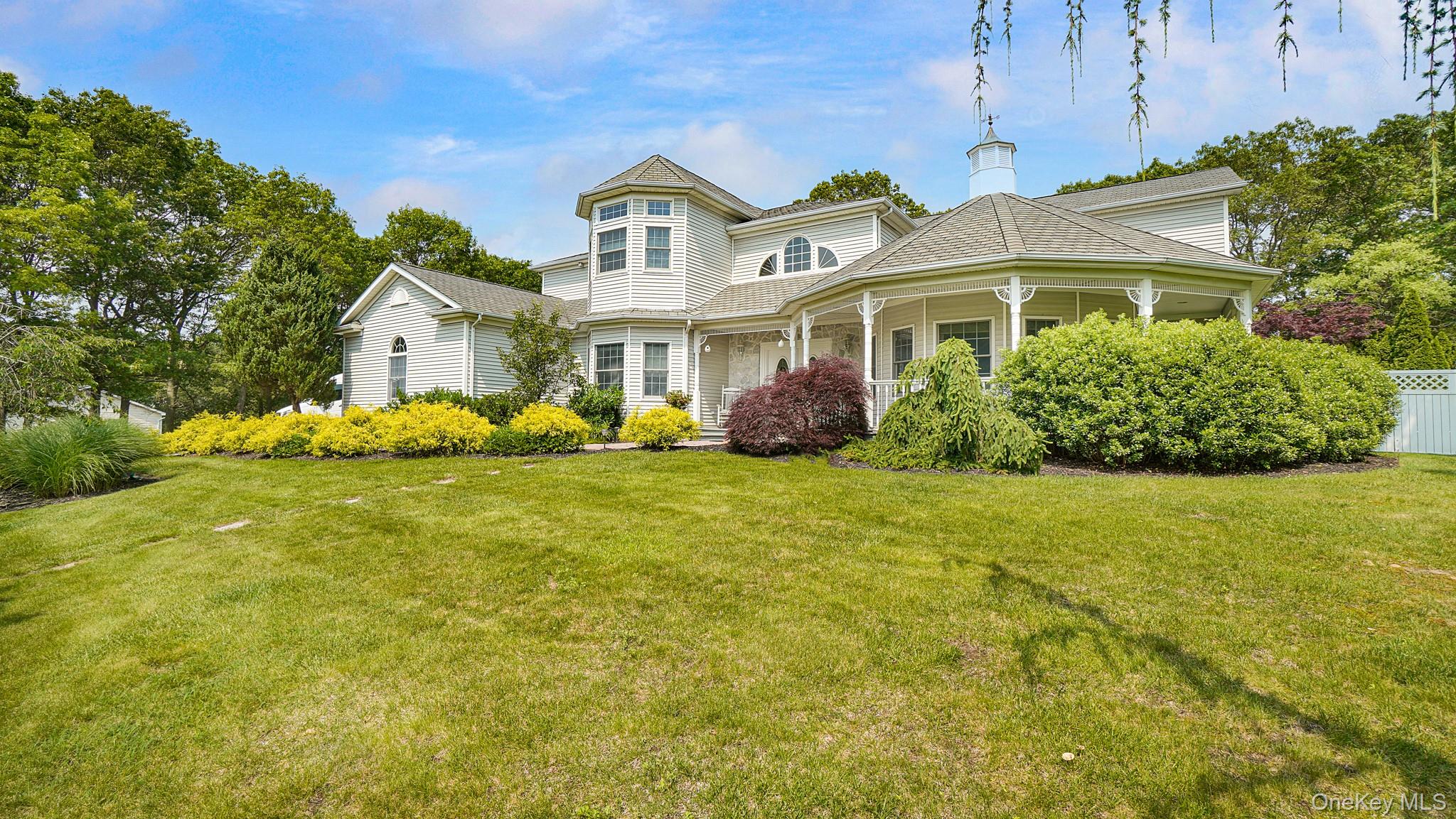 59 Lidge Drive, Farmingville, NY 11738