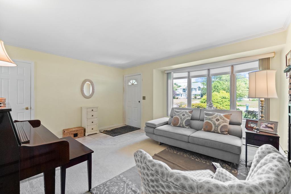 360 Munsell Road, East Patchogue, NY 11772