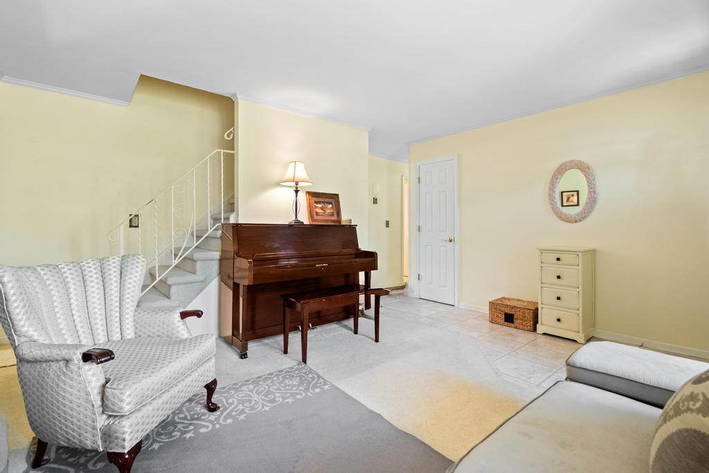 360 Munsell Road, East Patchogue, NY 11772