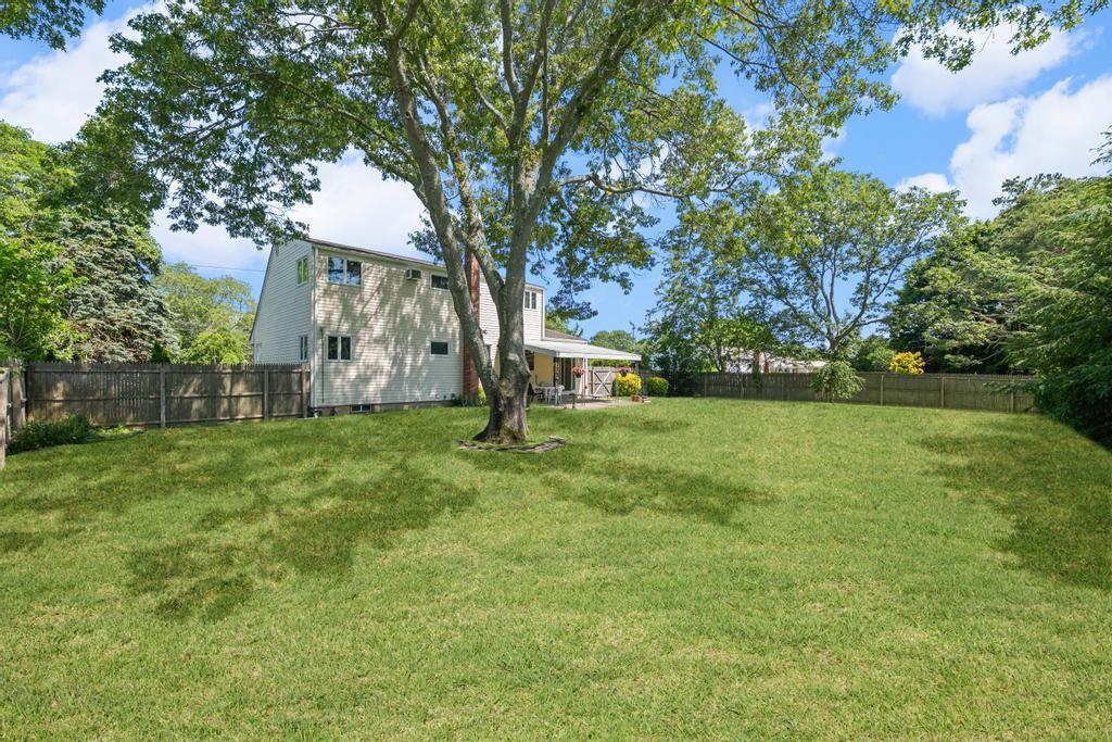 360 Munsell Road, East Patchogue, NY 11772