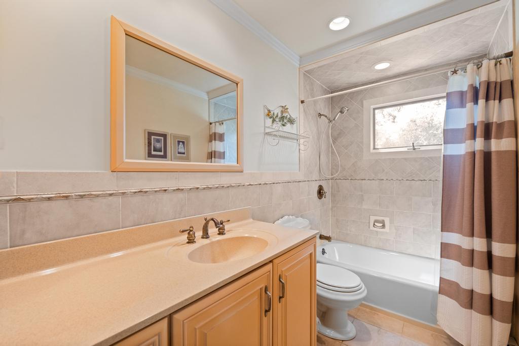 360 Munsell Road, East Patchogue, NY 11772