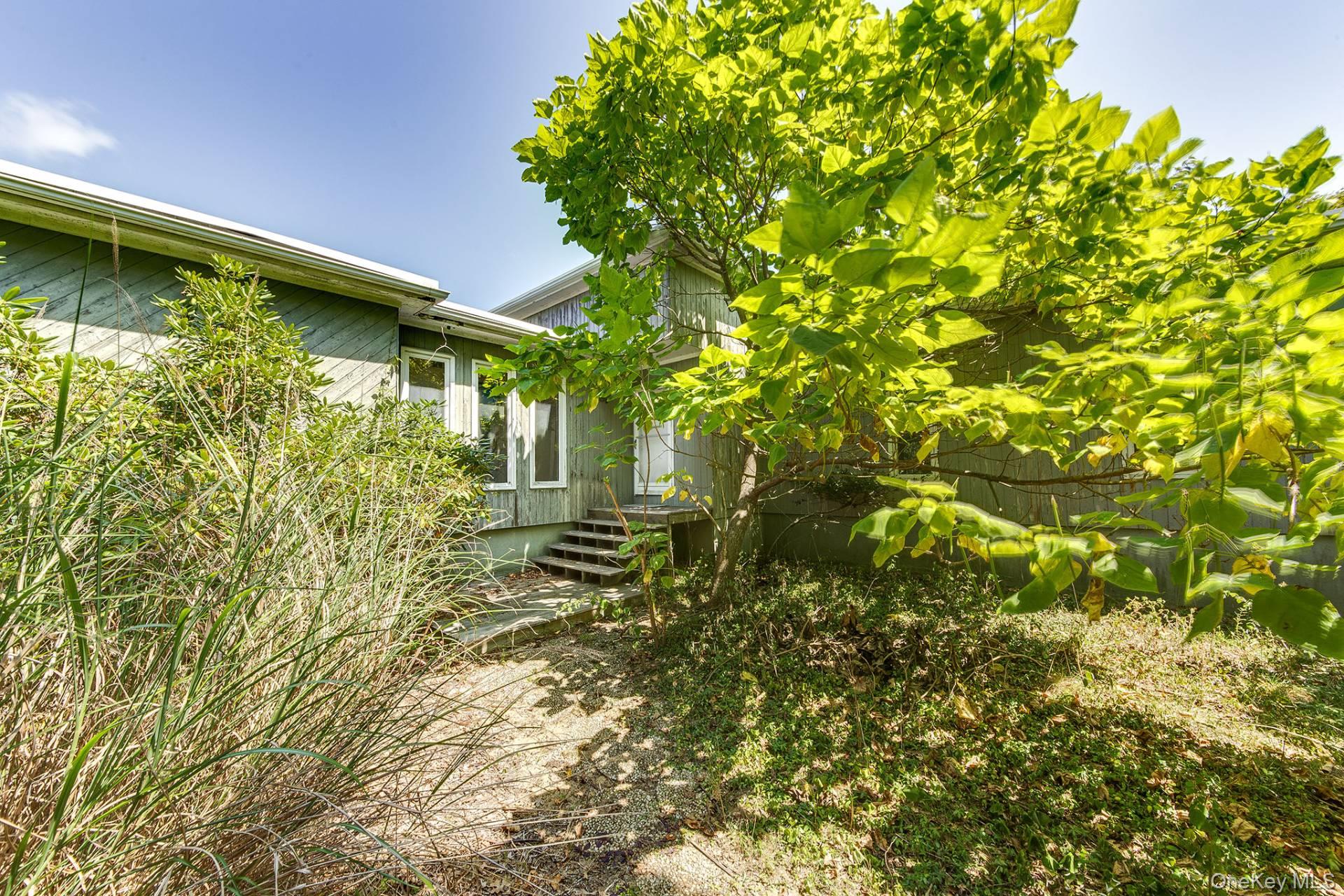 21 Bianco Road, East Hampton, NY 11937