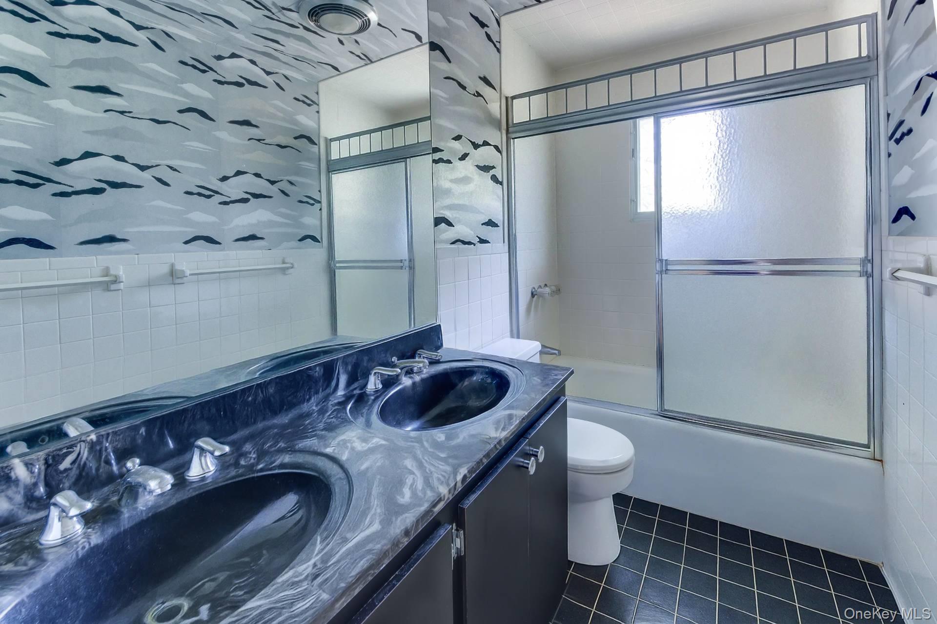 21 Bianco Road, East Hampton, NY 11937