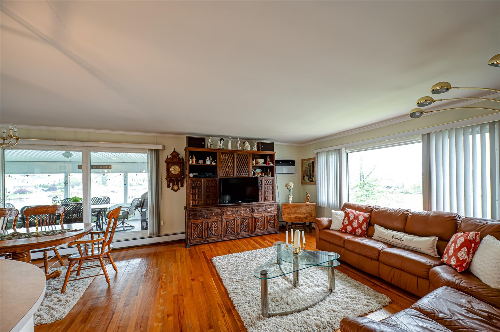 510 S Great Neck Road, Copiague, NY 11726