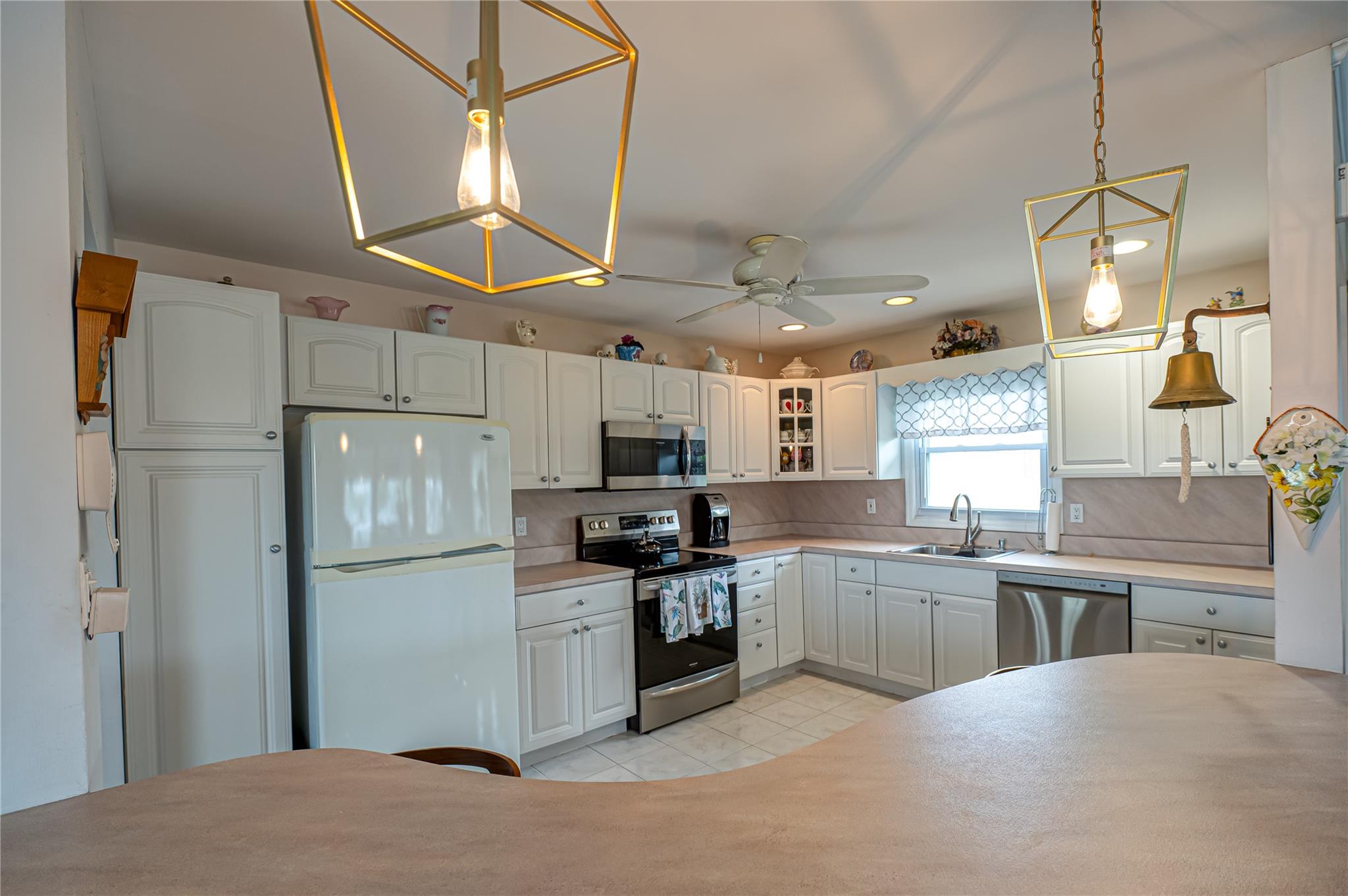 510 S Great Neck Road, Copiague, NY 11726