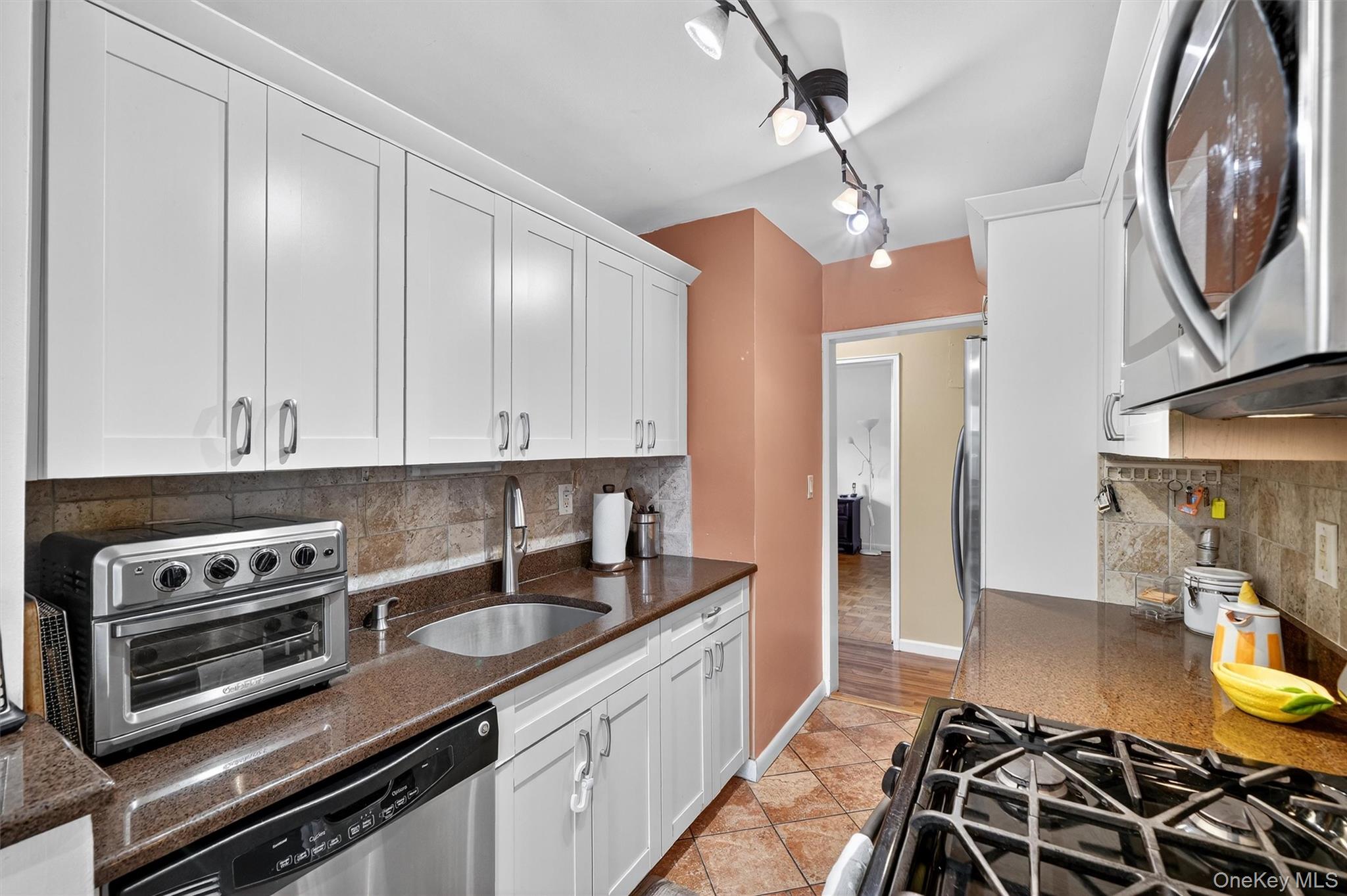 505 Central Avenue # 408, White Plains, NY 10606