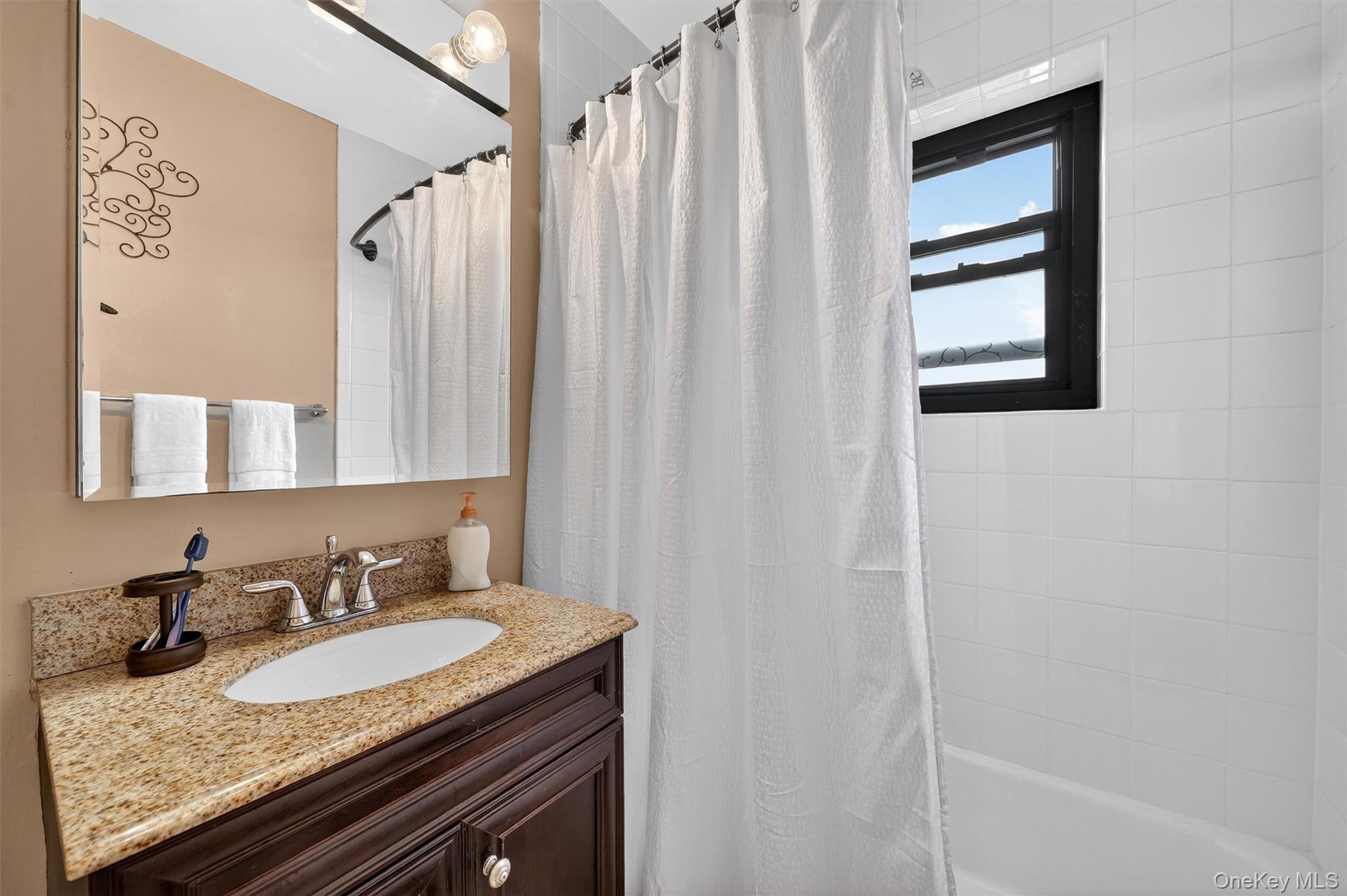 505 Central Avenue # 408, White Plains, NY 10606