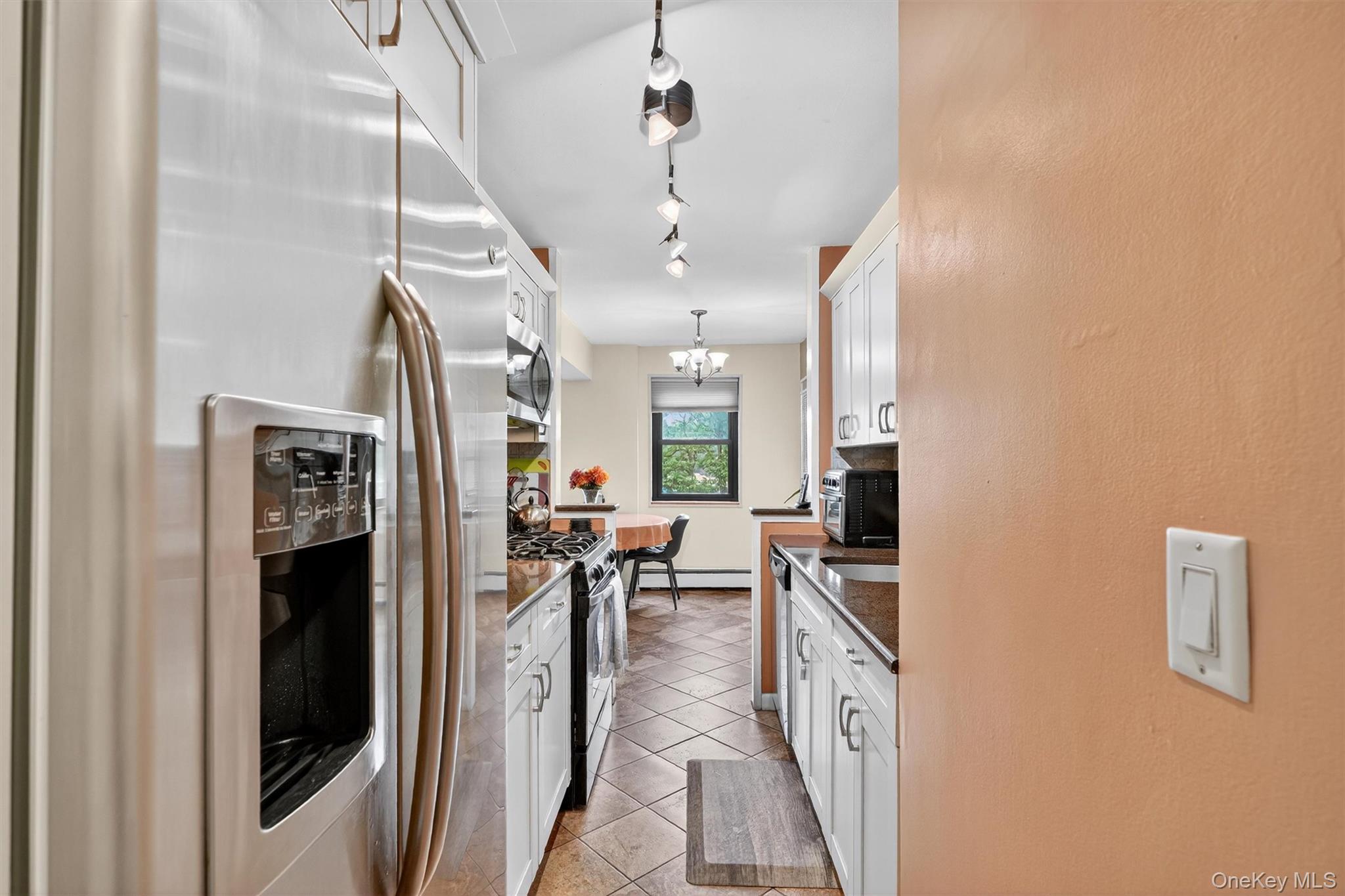 505 Central Avenue # 408, White Plains, NY 10606