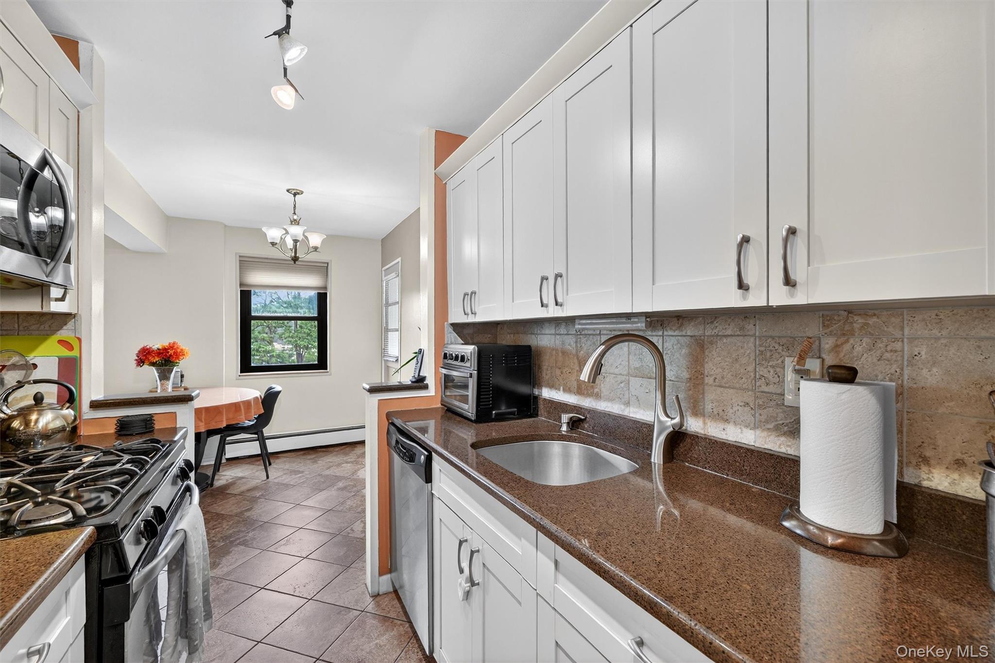 505 Central Avenue # 408, White Plains, NY 10606