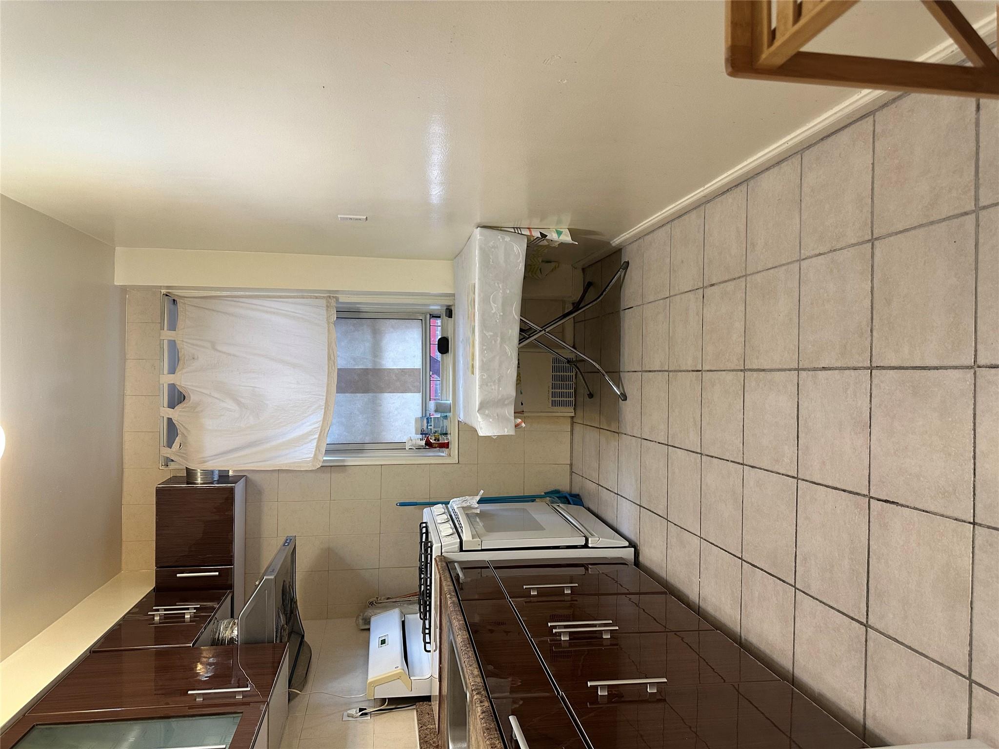 27-04 Parsons Boulevard # 2G, Flushing, NY 11354