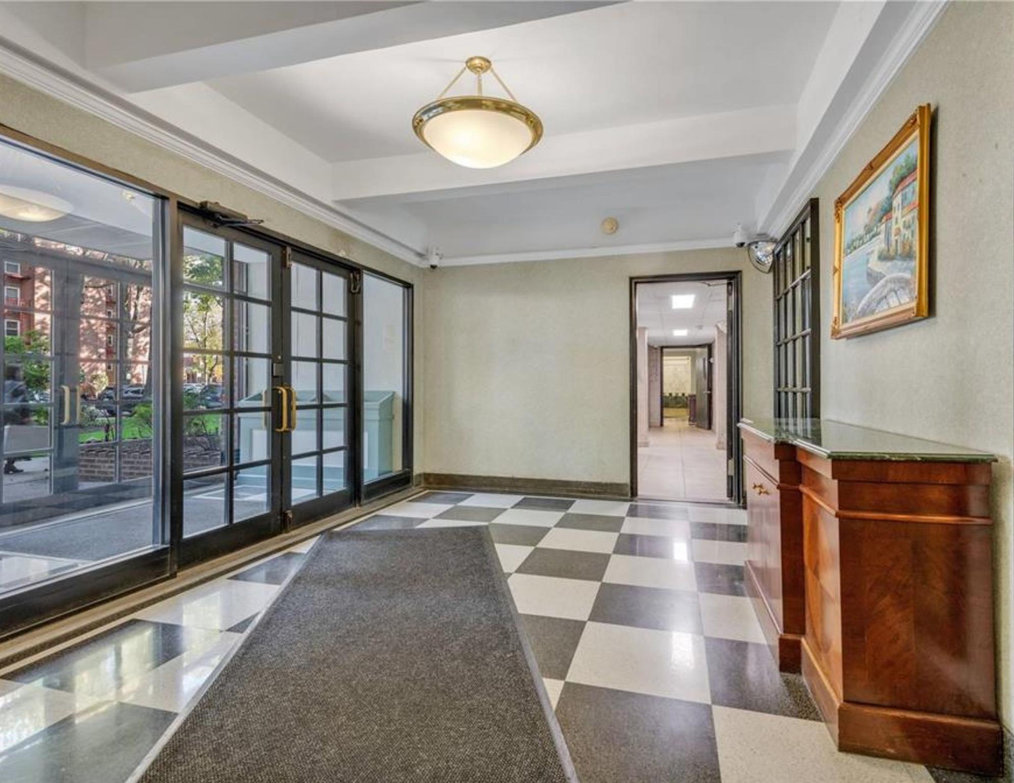 27-04 Parsons Boulevard # 2G, Flushing, NY 11354