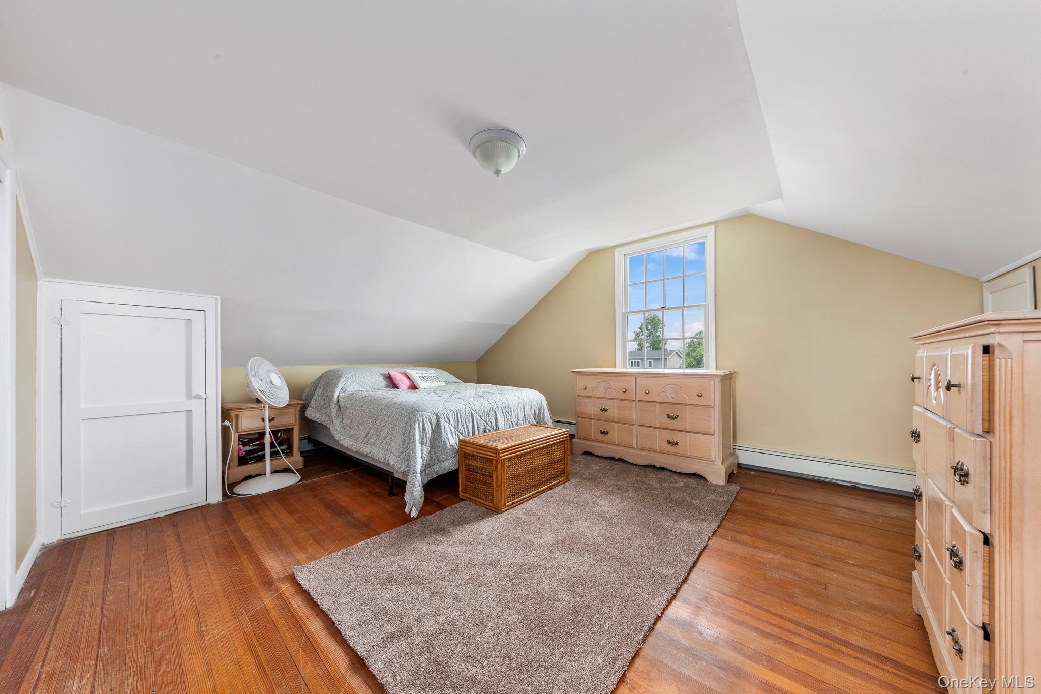 25 Meadow Lane, Amityville, NY 11701