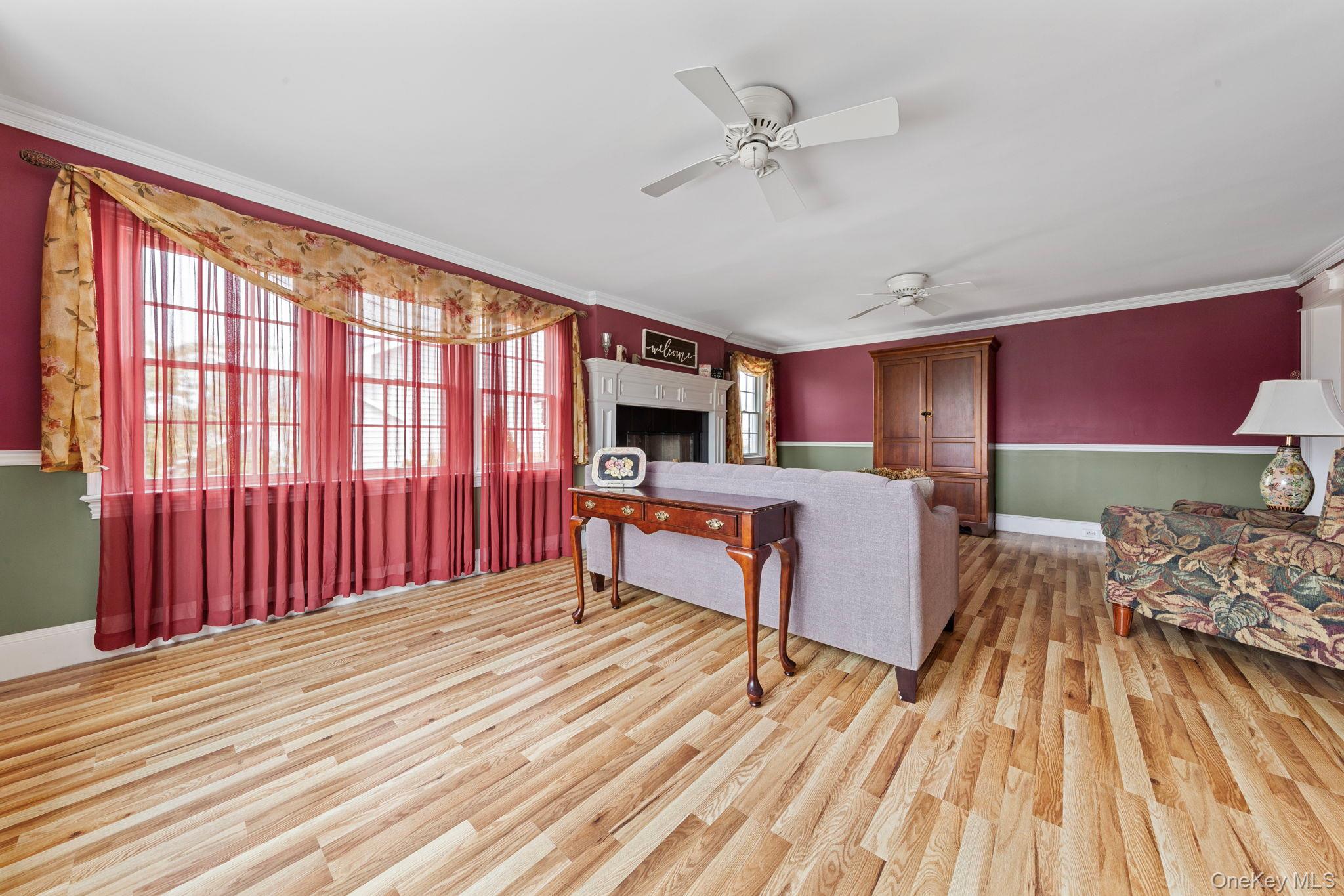 25 Meadow Lane, Amityville, NY 11701