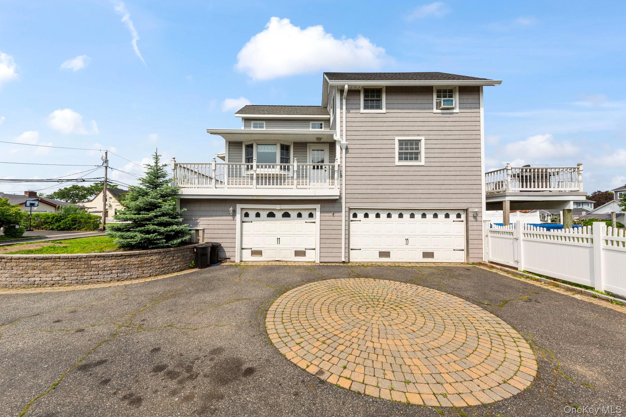 25 Meadow Lane, Amityville, NY 11701