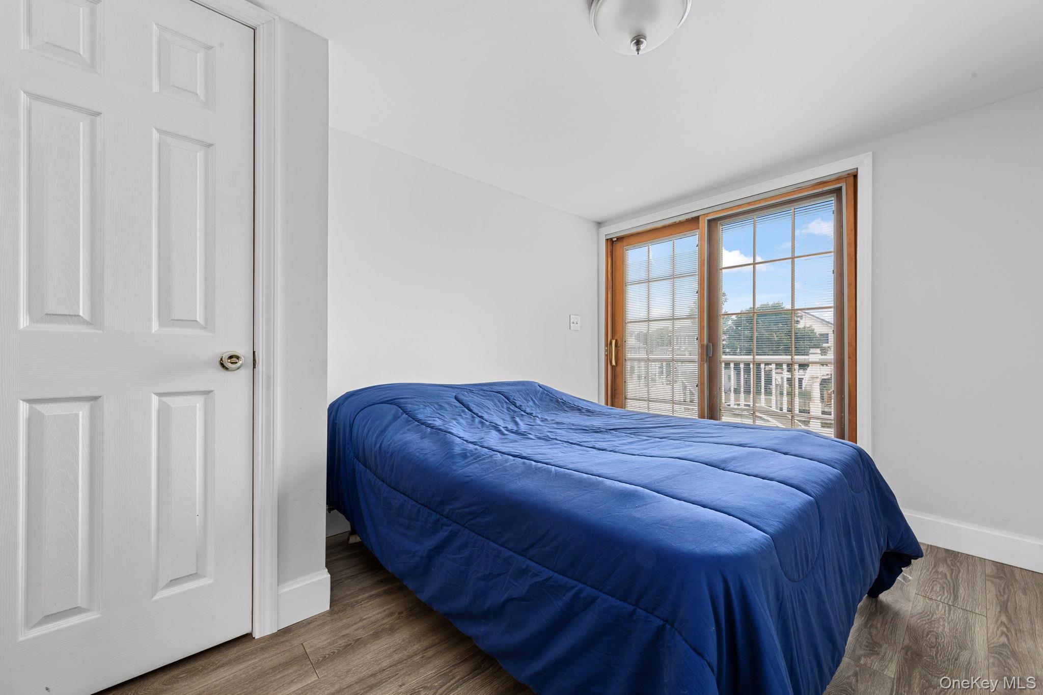 25 Meadow Lane, Amityville, NY 11701