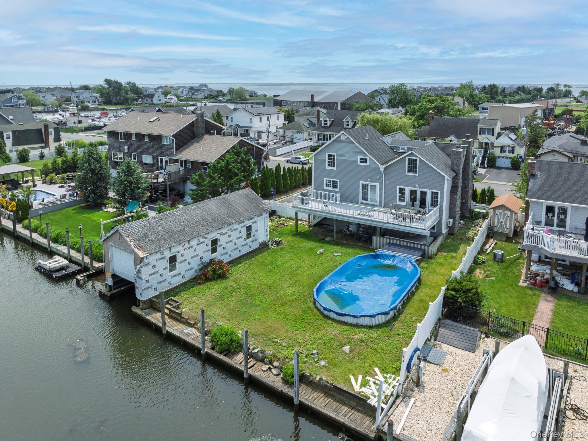 25 Meadow Lane, Amityville, NY 11701