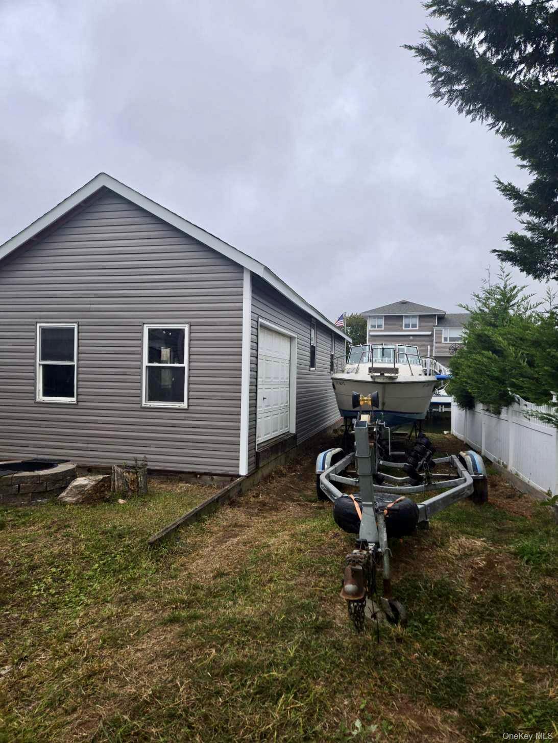 25 Meadow Lane, Amityville, NY 11701