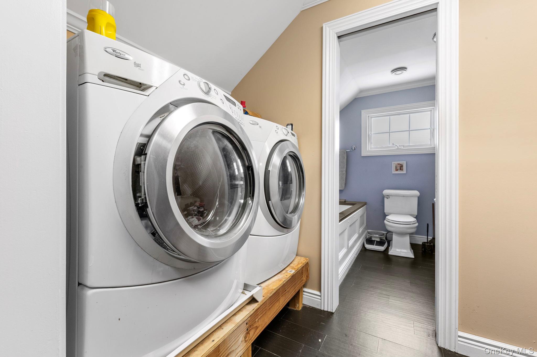 25 Meadow Lane, Amityville, NY 11701