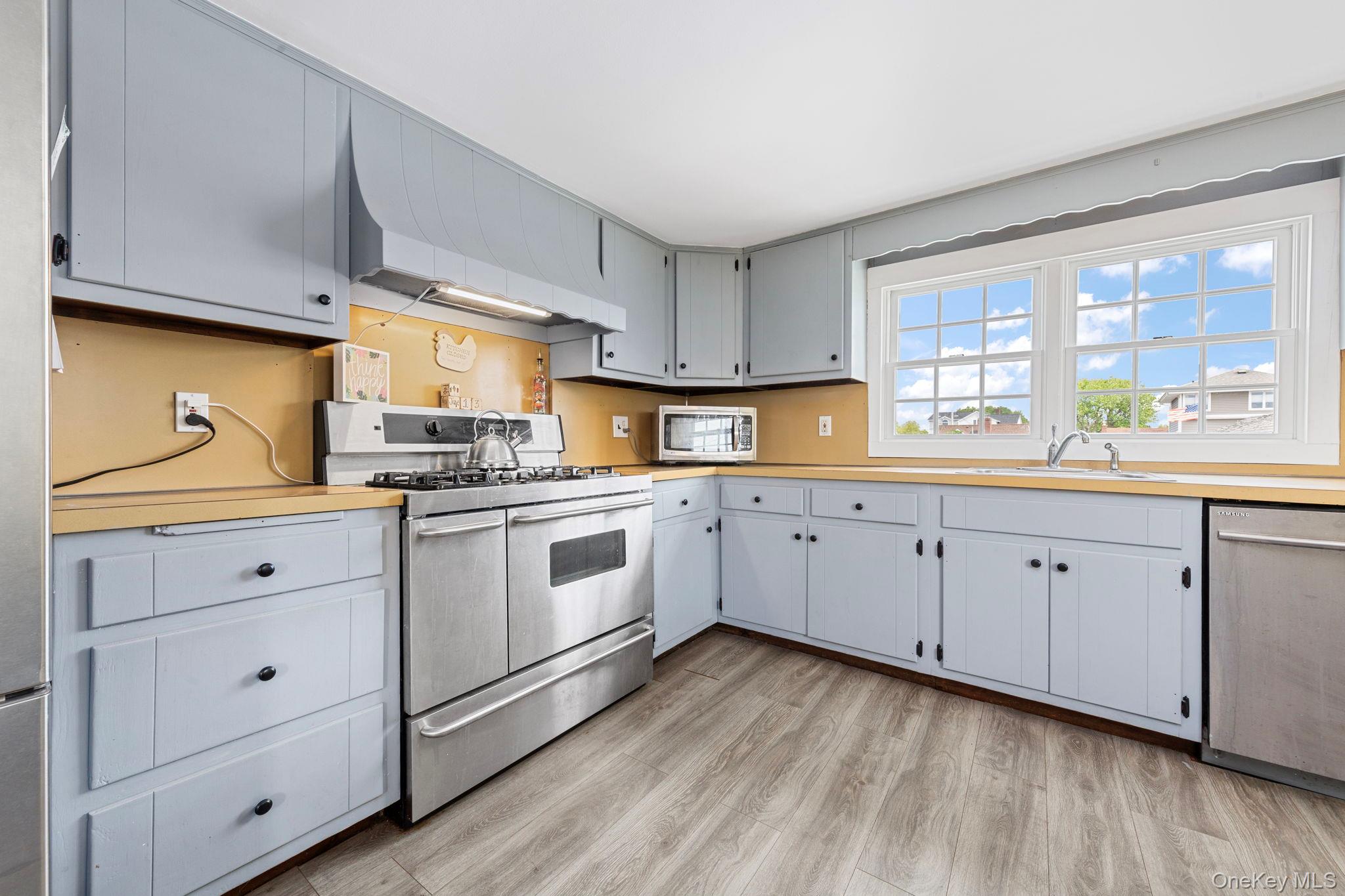 25 Meadow Lane, Amityville, NY 11701