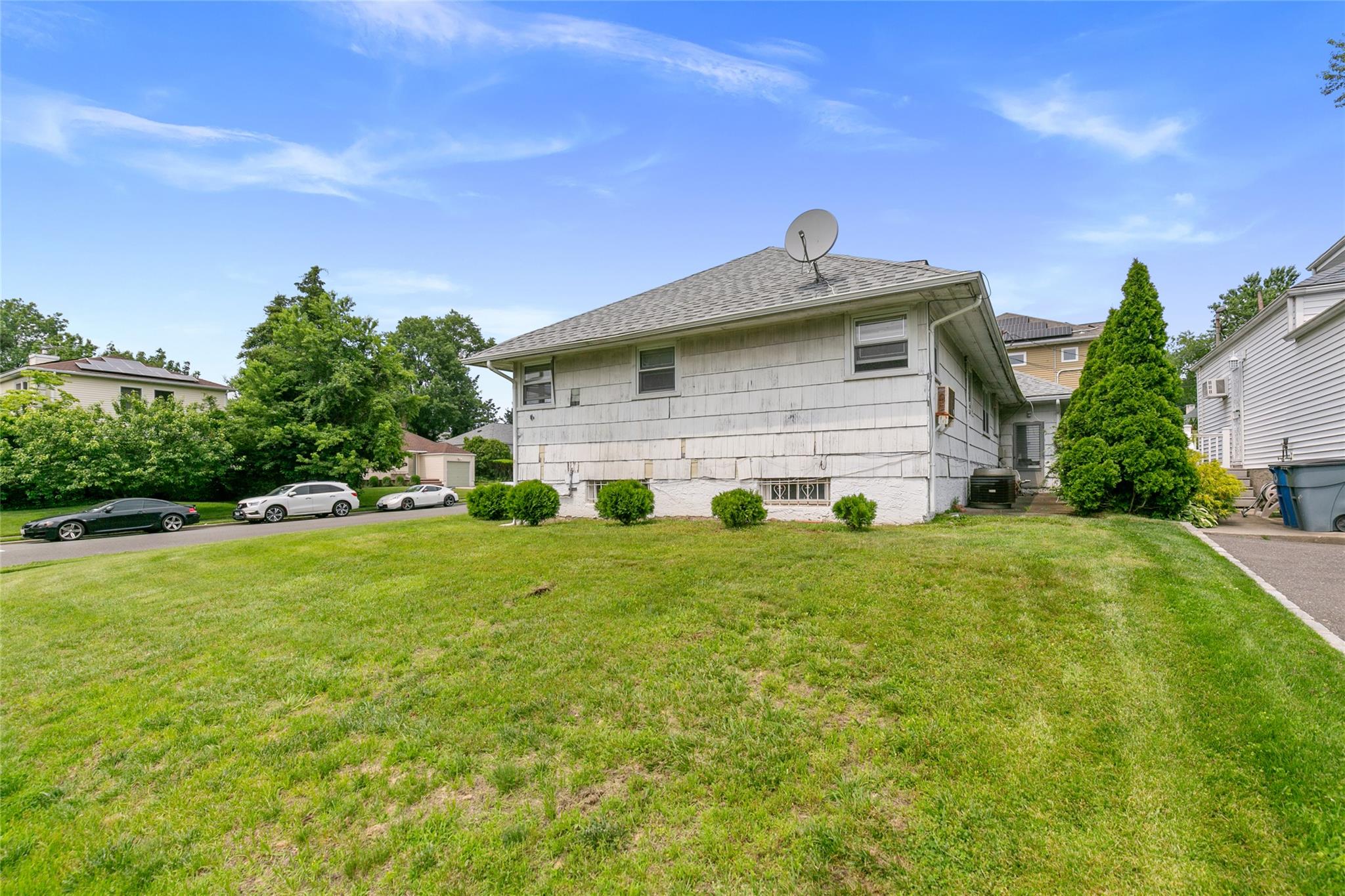 11 Webb Hill Road, Great Neck, NY 11020