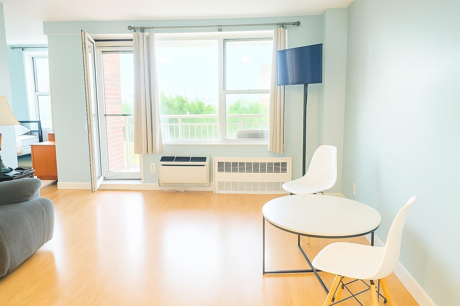 855 E East Broadway # 1B, Long Beach, NY 11561