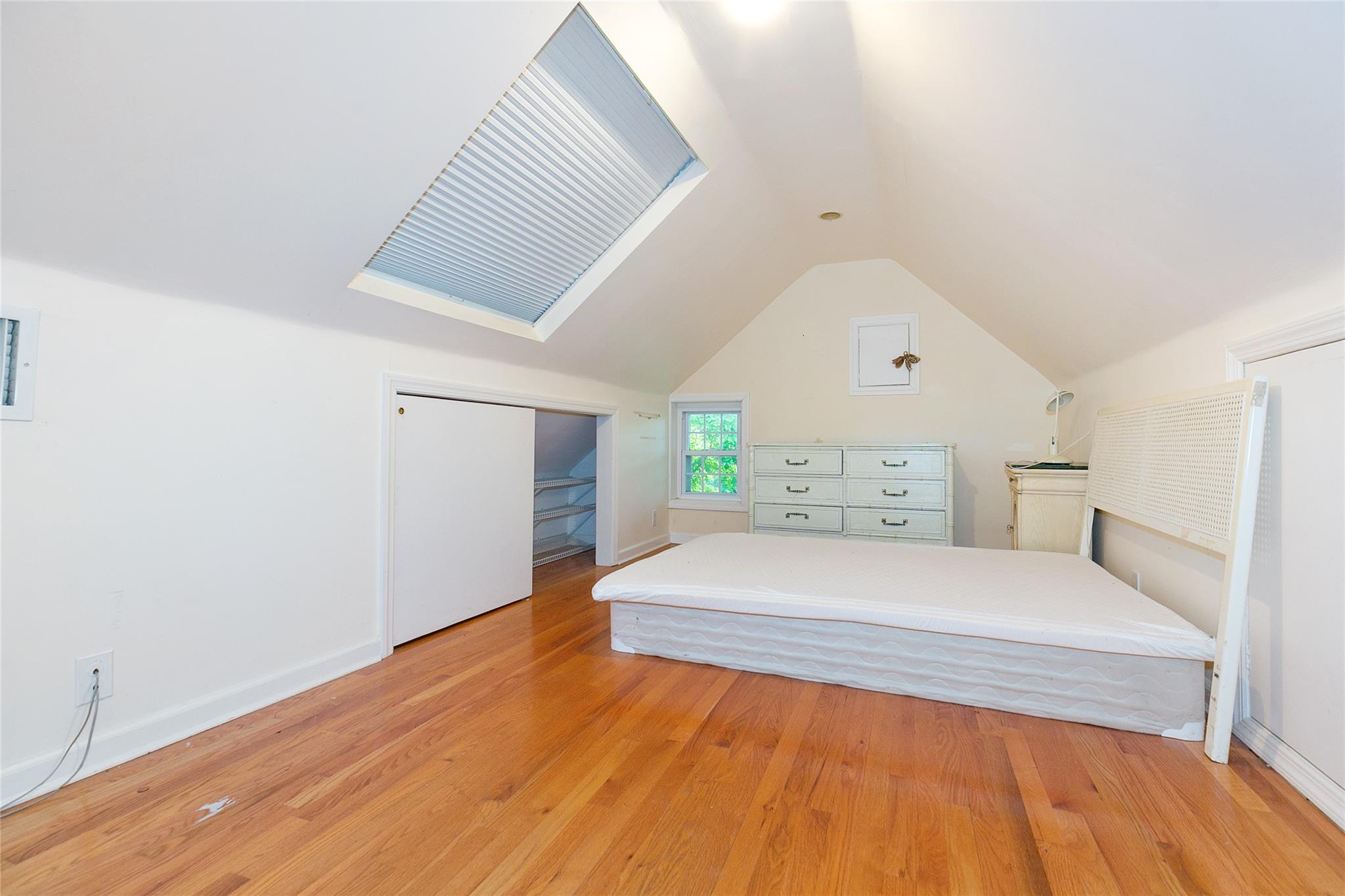 1 Ravine Road, Great Neck, NY 11023