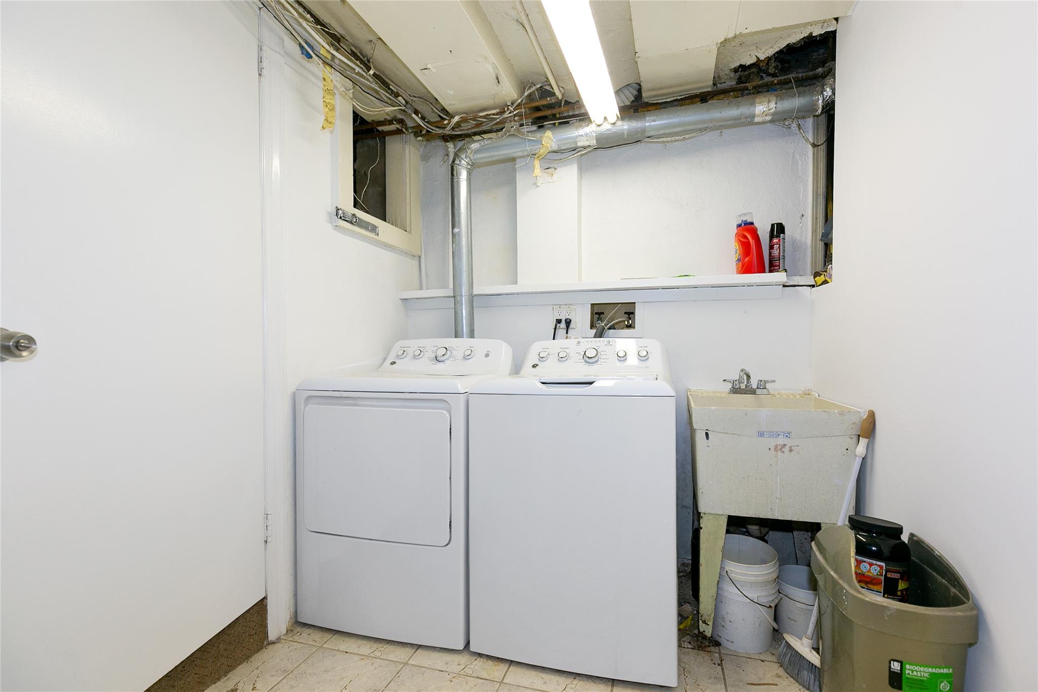 1 Ravine Road, Great Neck, NY 11023