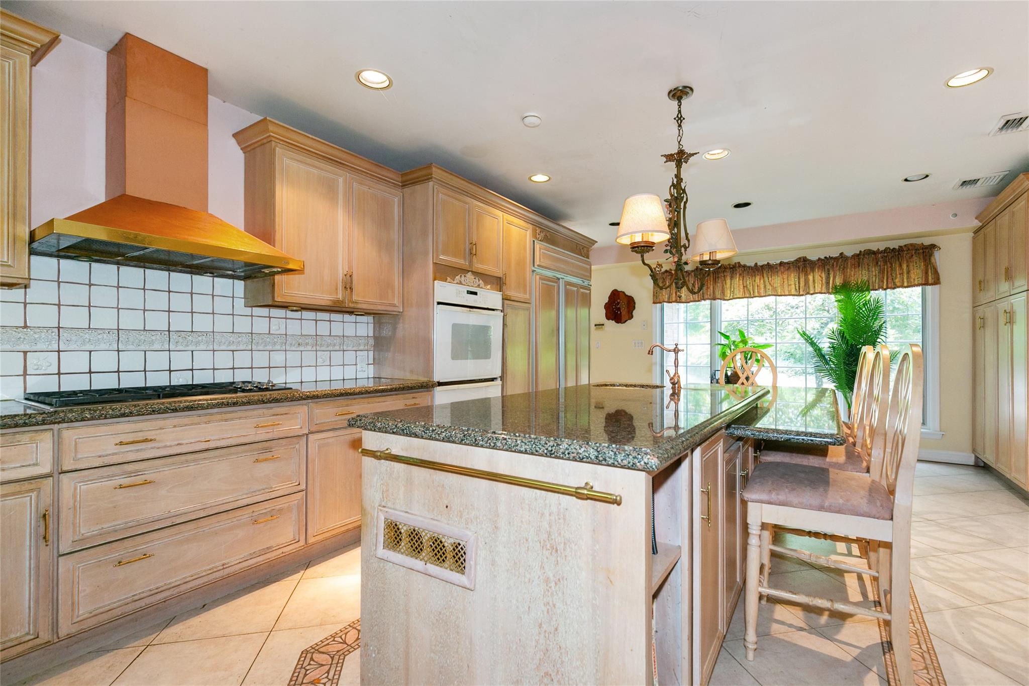 1 Ravine Road, Great Neck, NY 11023