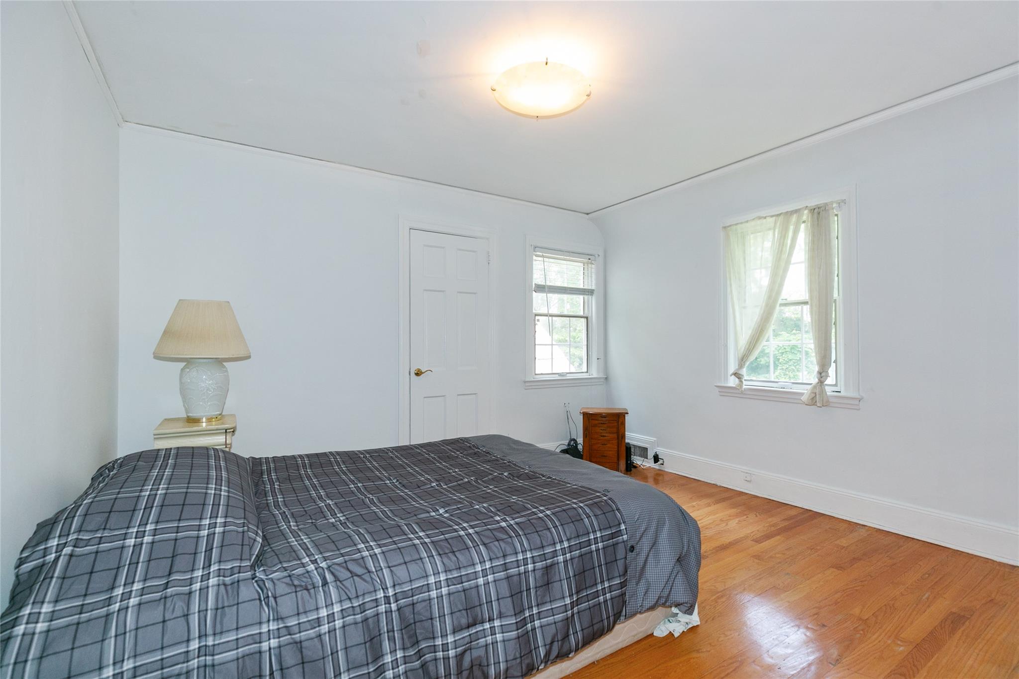 1 Ravine Road, Great Neck, NY 11023