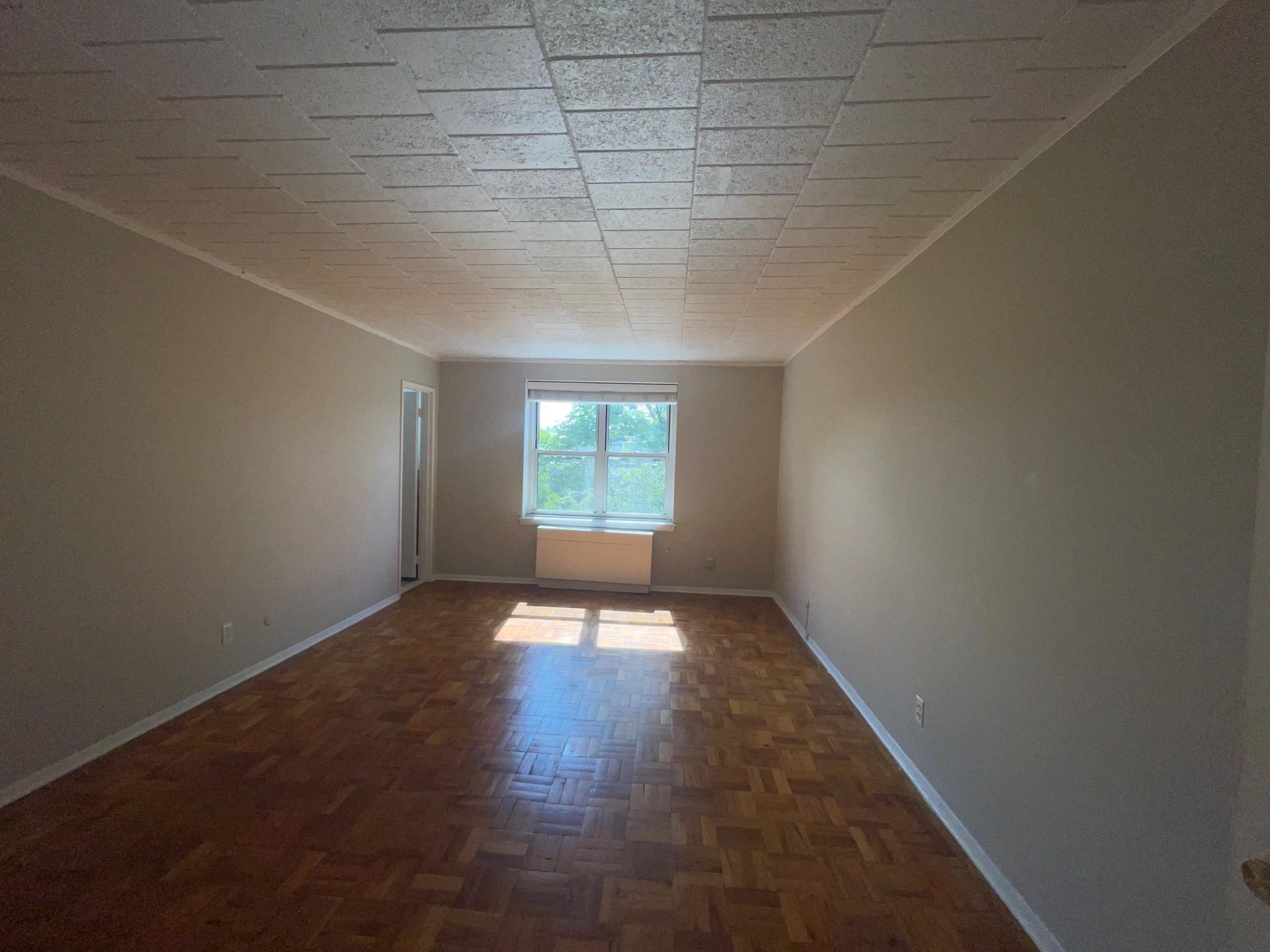 125 Main Street # 2H, Port Washington, NY 11050