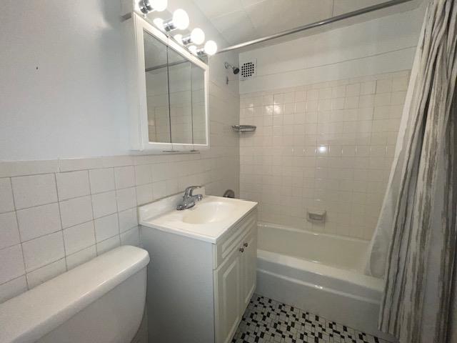 125 Main Street # 2H, Port Washington, NY 11050