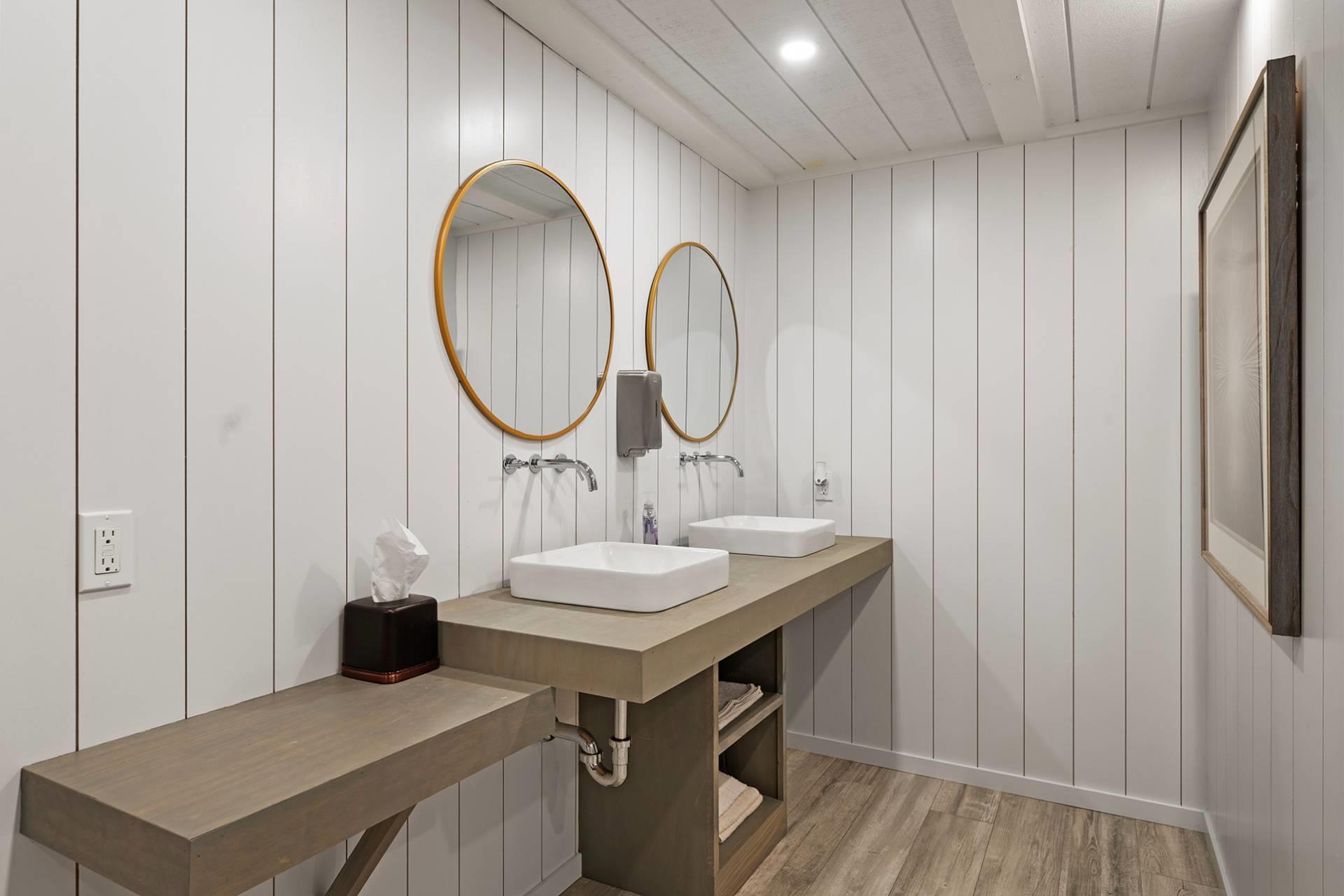 142 Montauk Highway, Westhampton, NY 11977